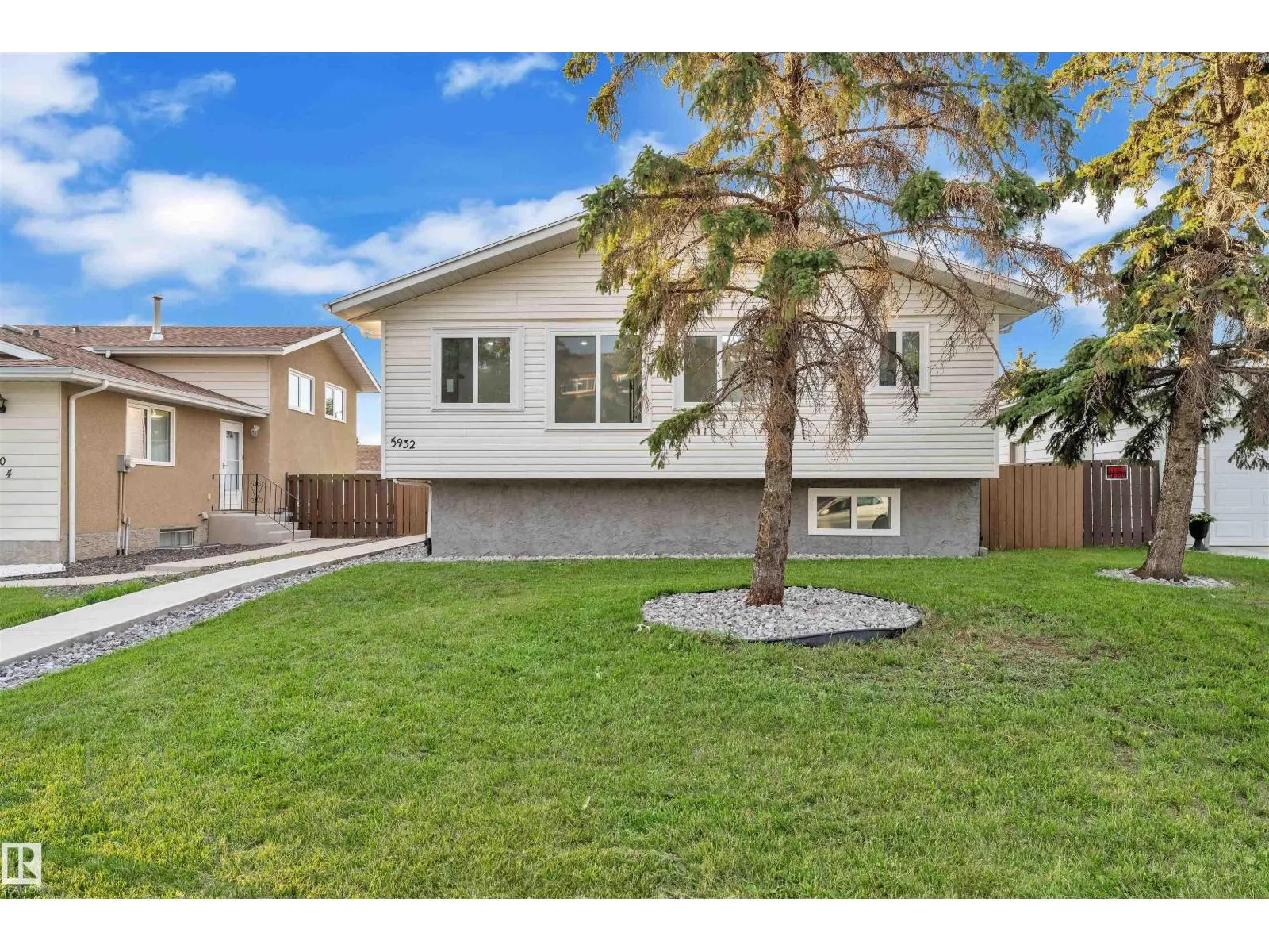 5932 40 AV NW