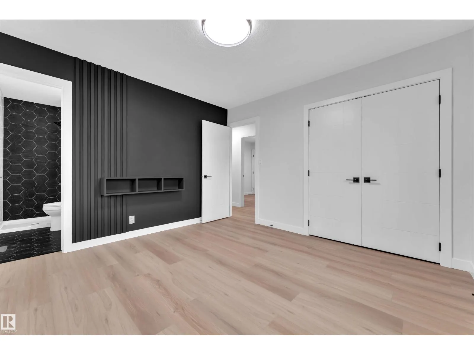 5932 40 AV NW