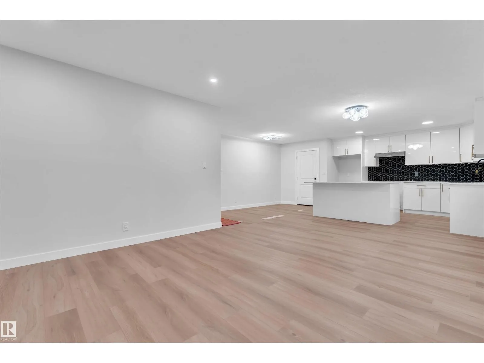 5932 40 AV NW