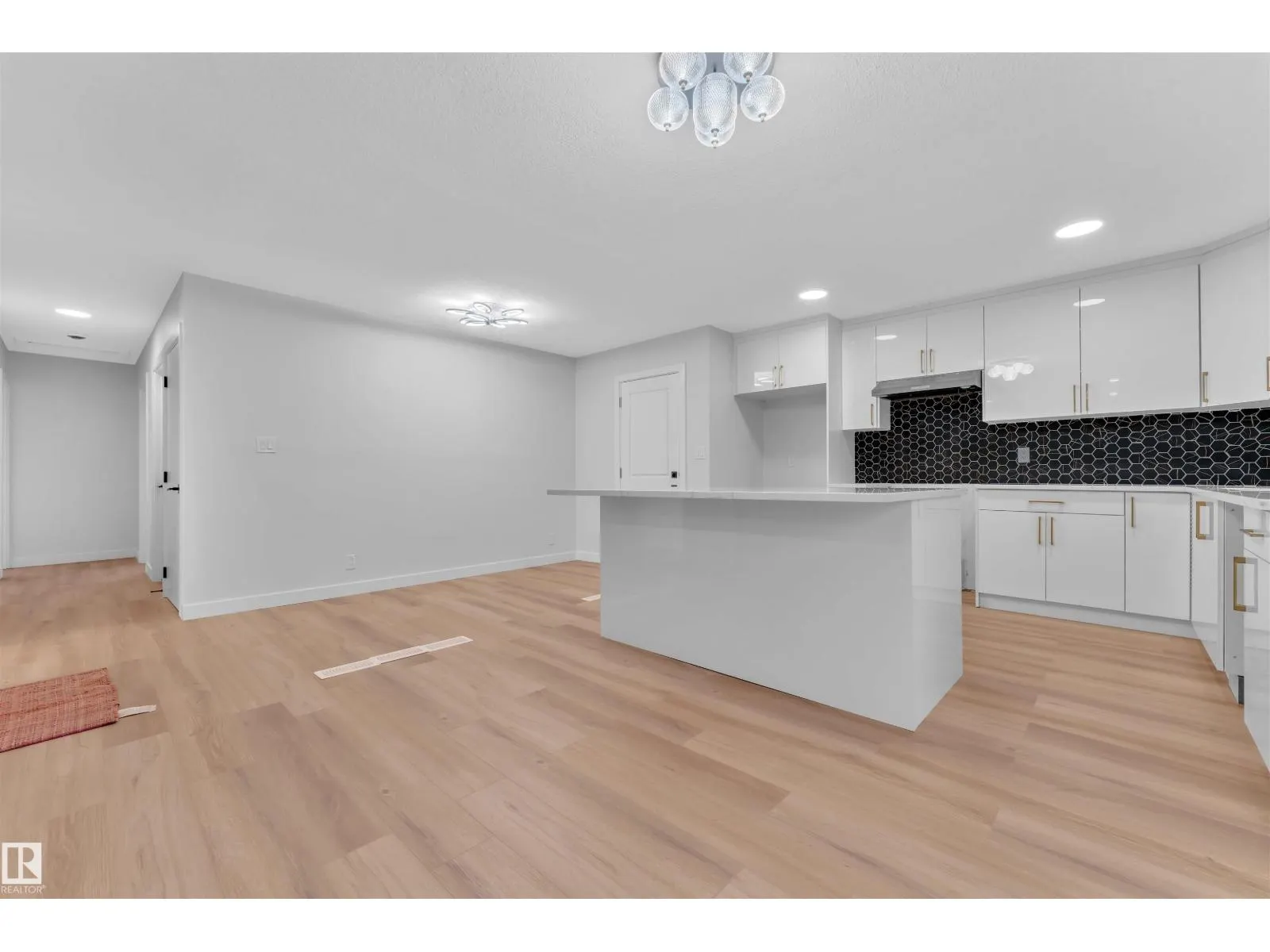 5932 40 AV NW