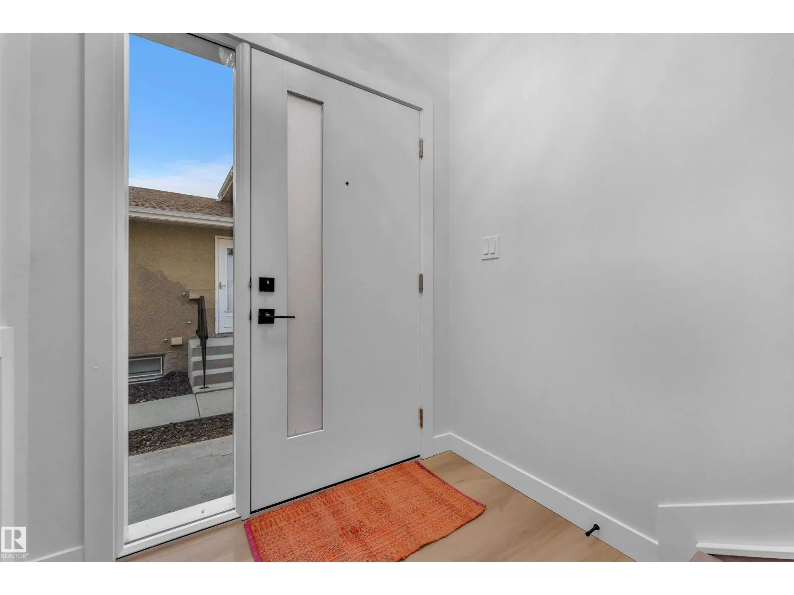 5932 40 AV NW