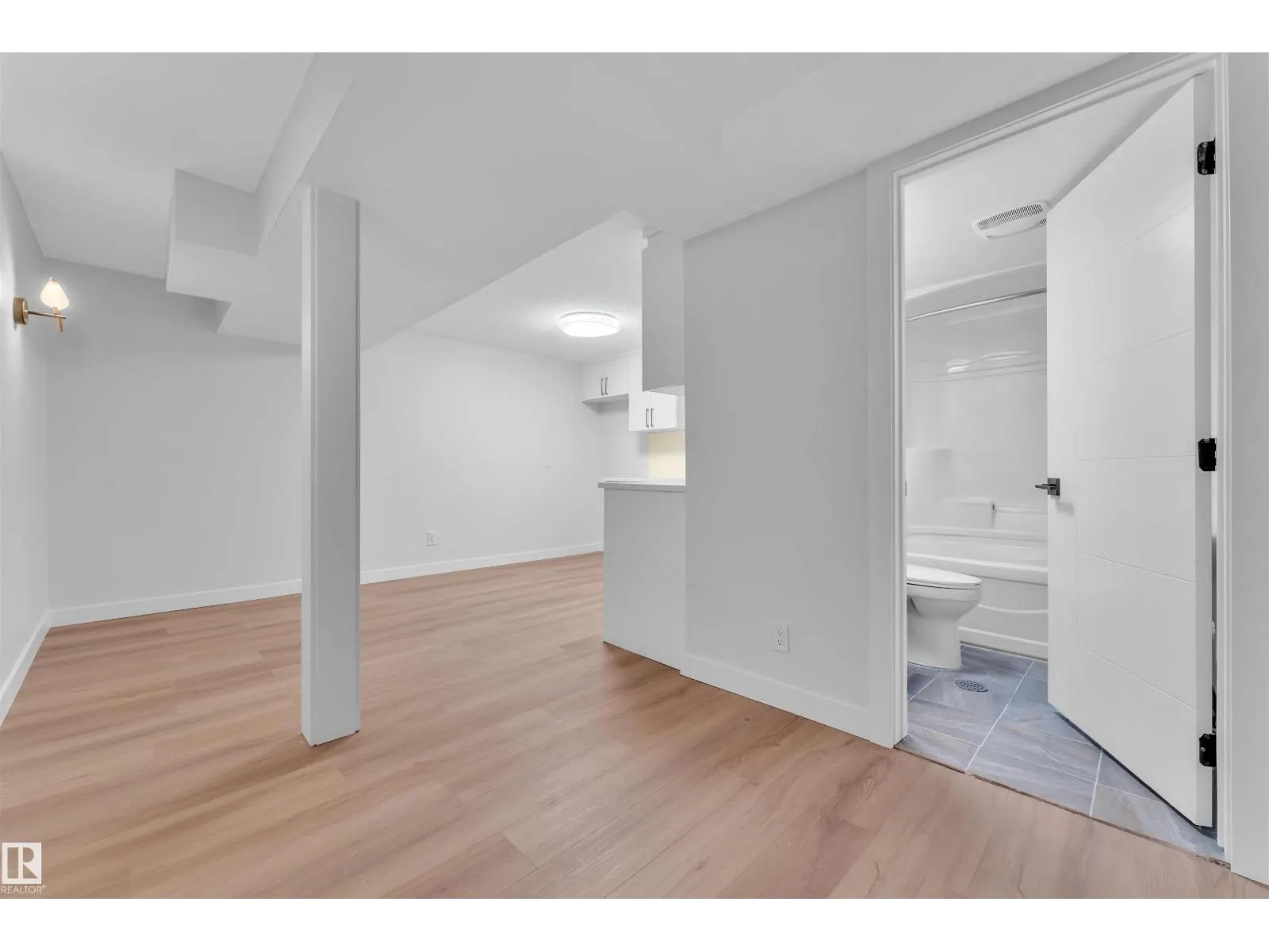 5932 40 AV NW