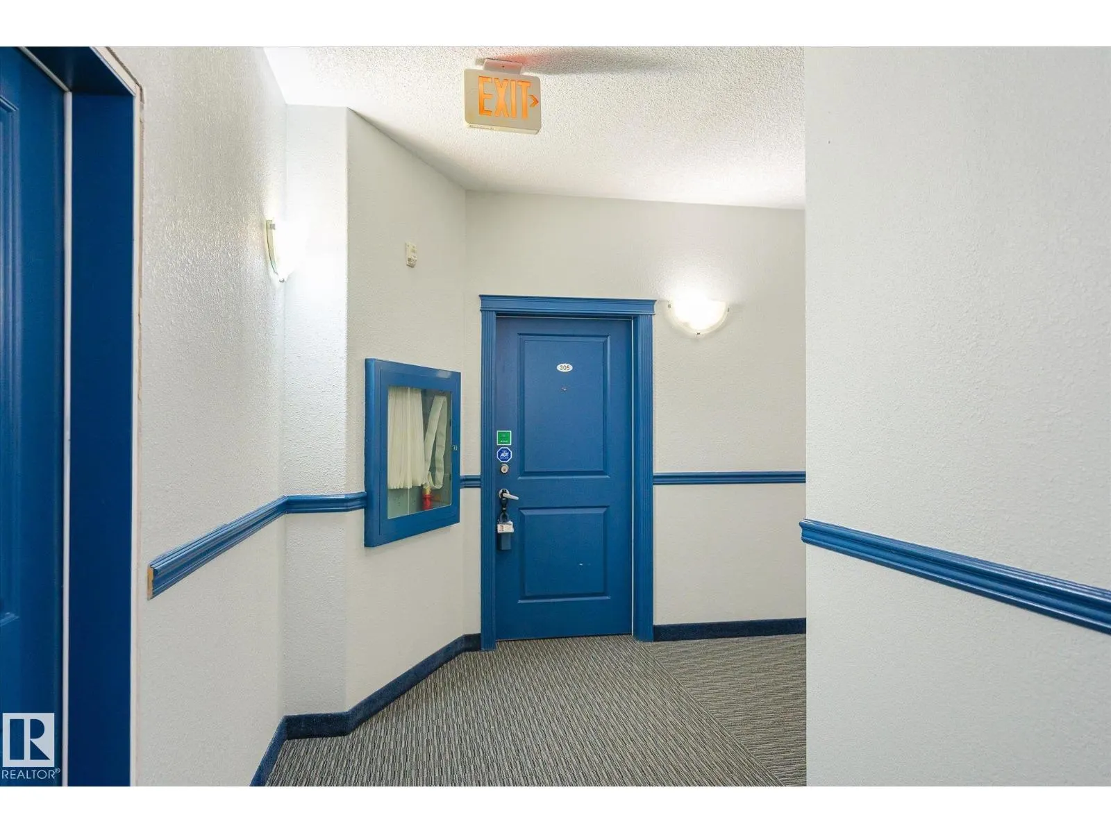 #305 2305 35A AV NW
