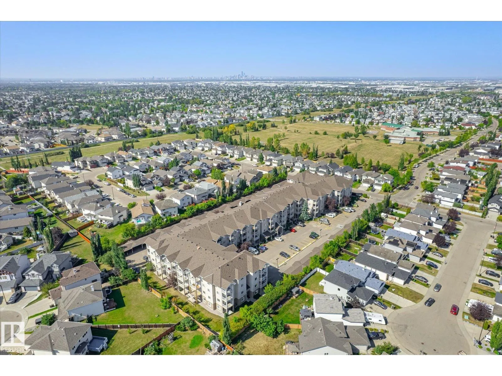 #305 2305 35A AV NW