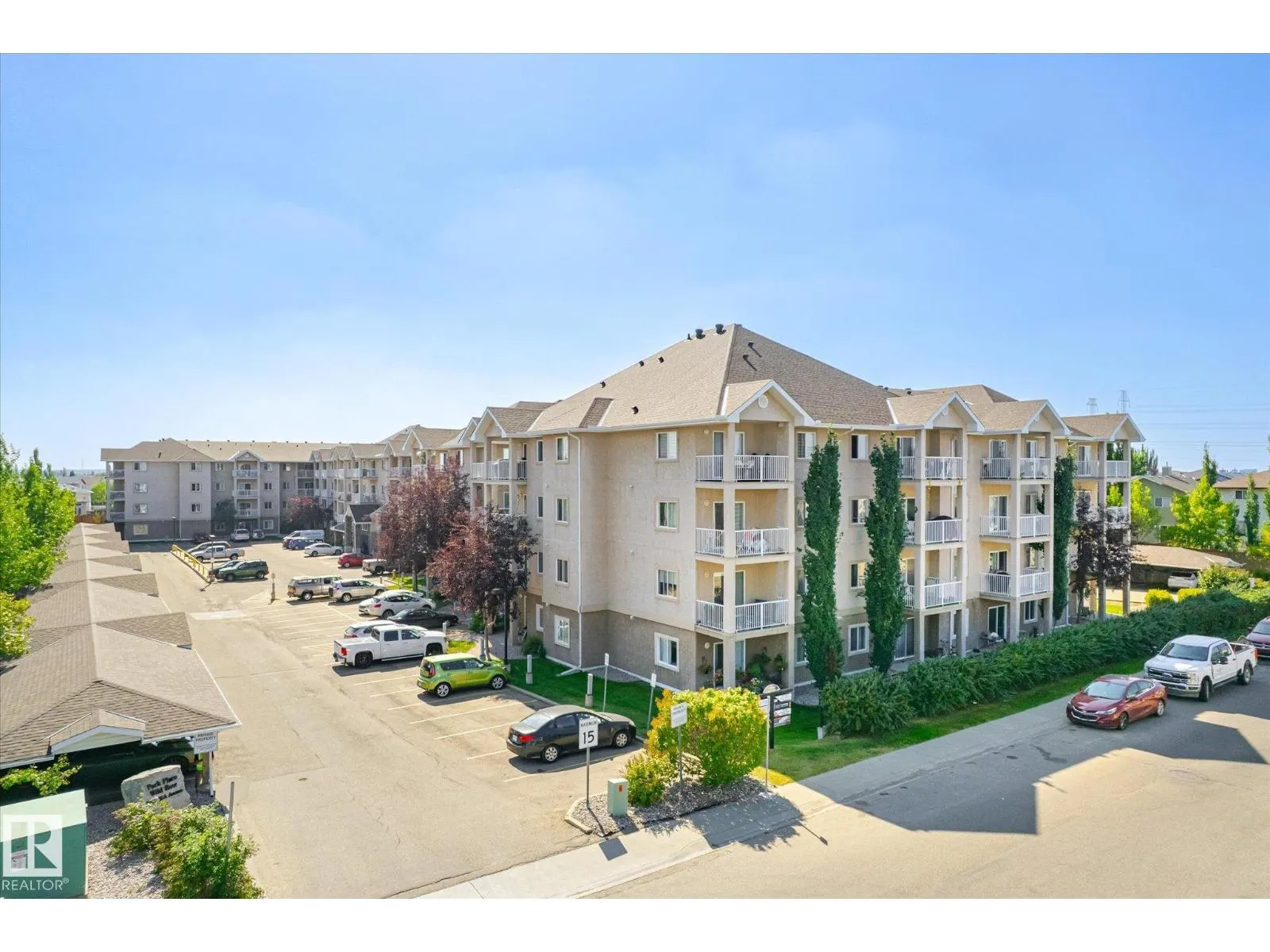 #305 2305 35A AV NW