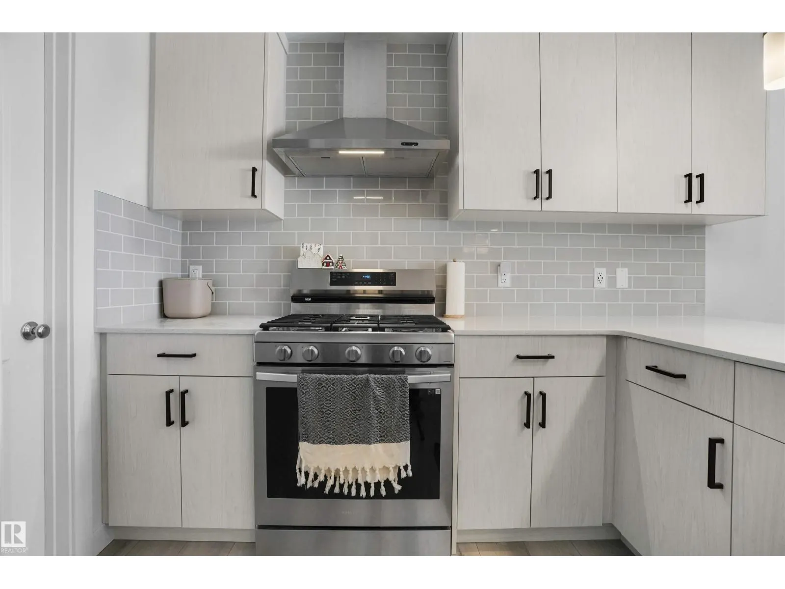 17732 73 ST NW