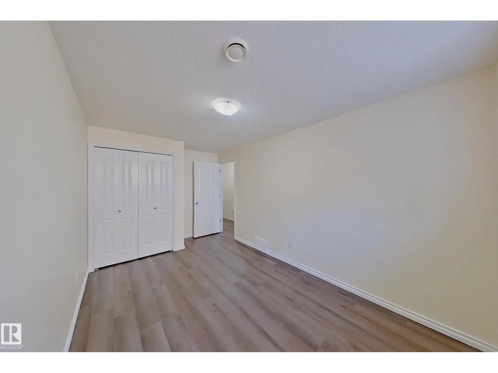 1126 36A AV NW