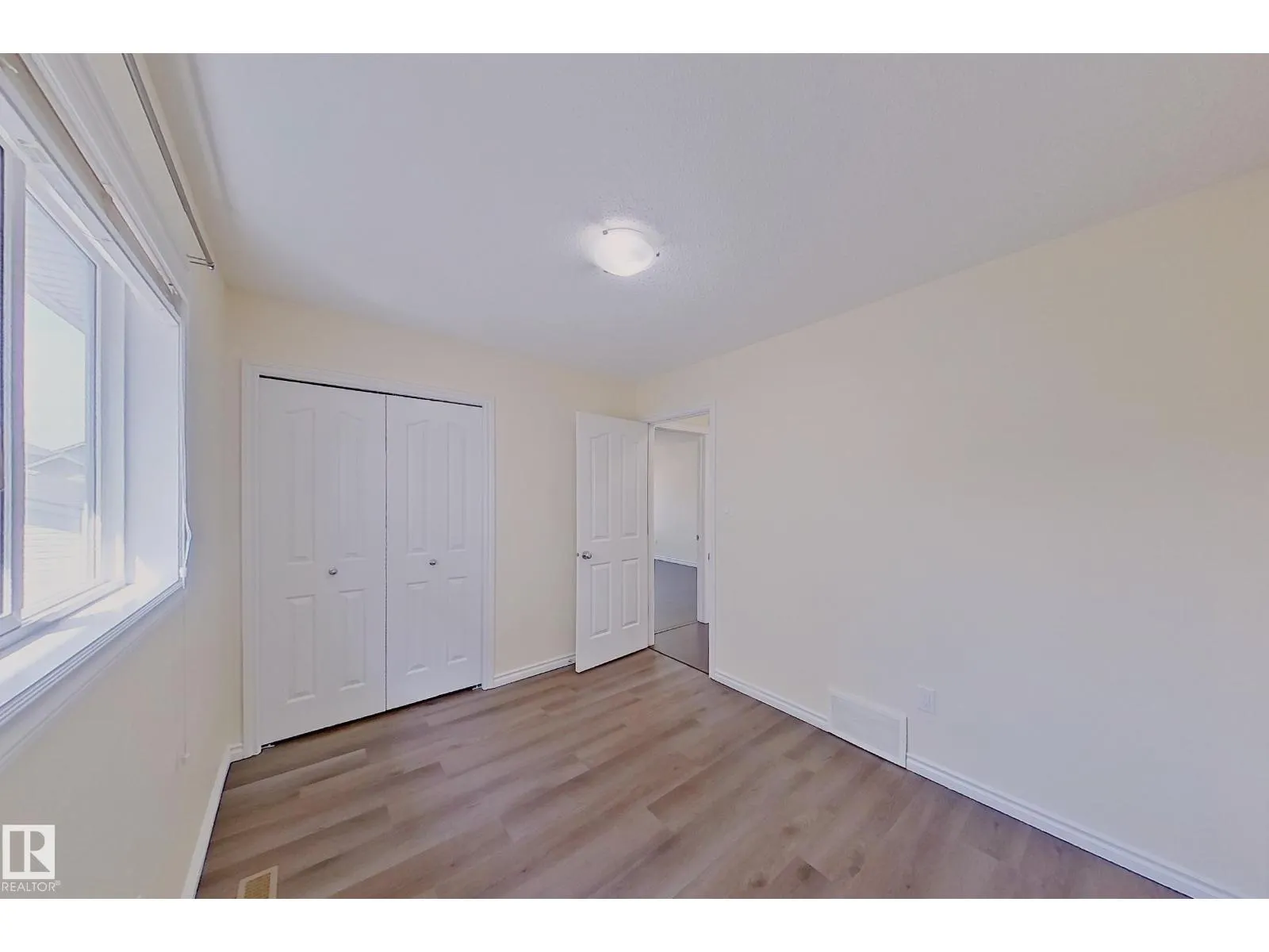 1126 36A AV NW
