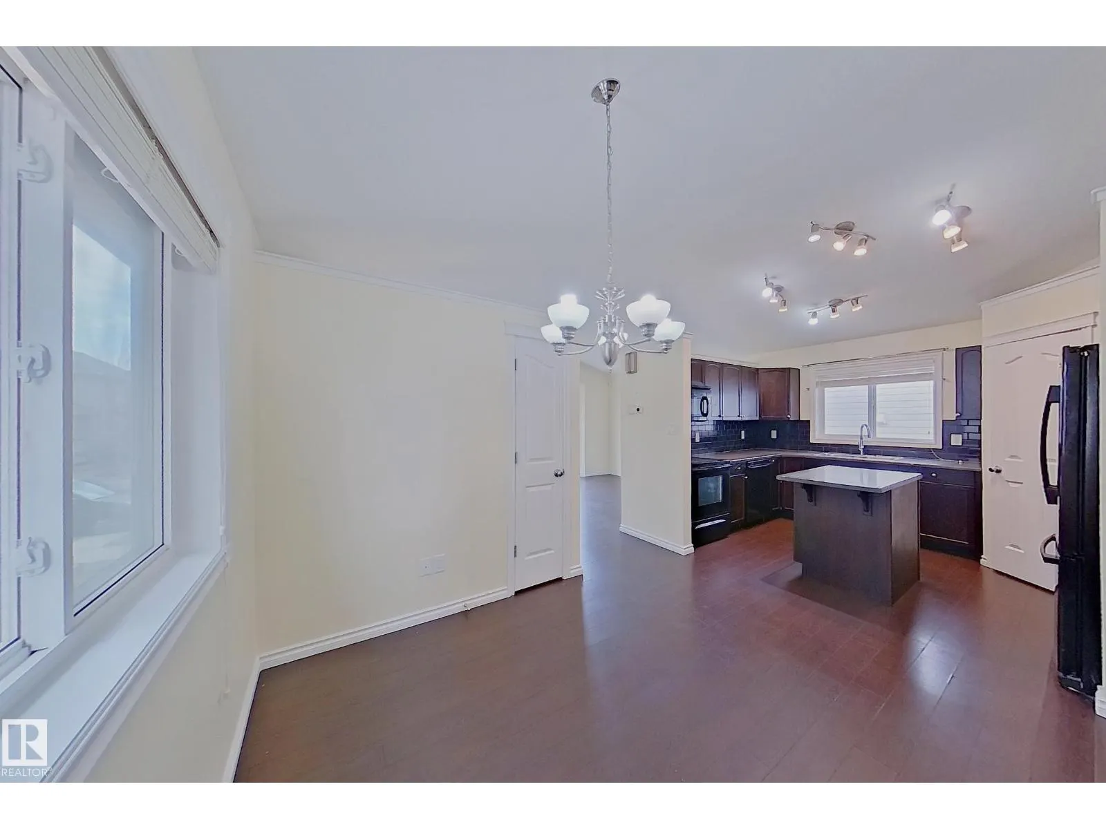 1126 36A AV NW