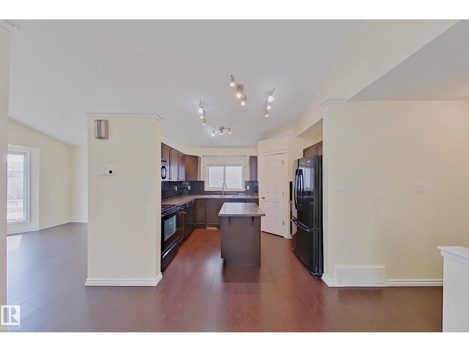 1126 36A AV NW