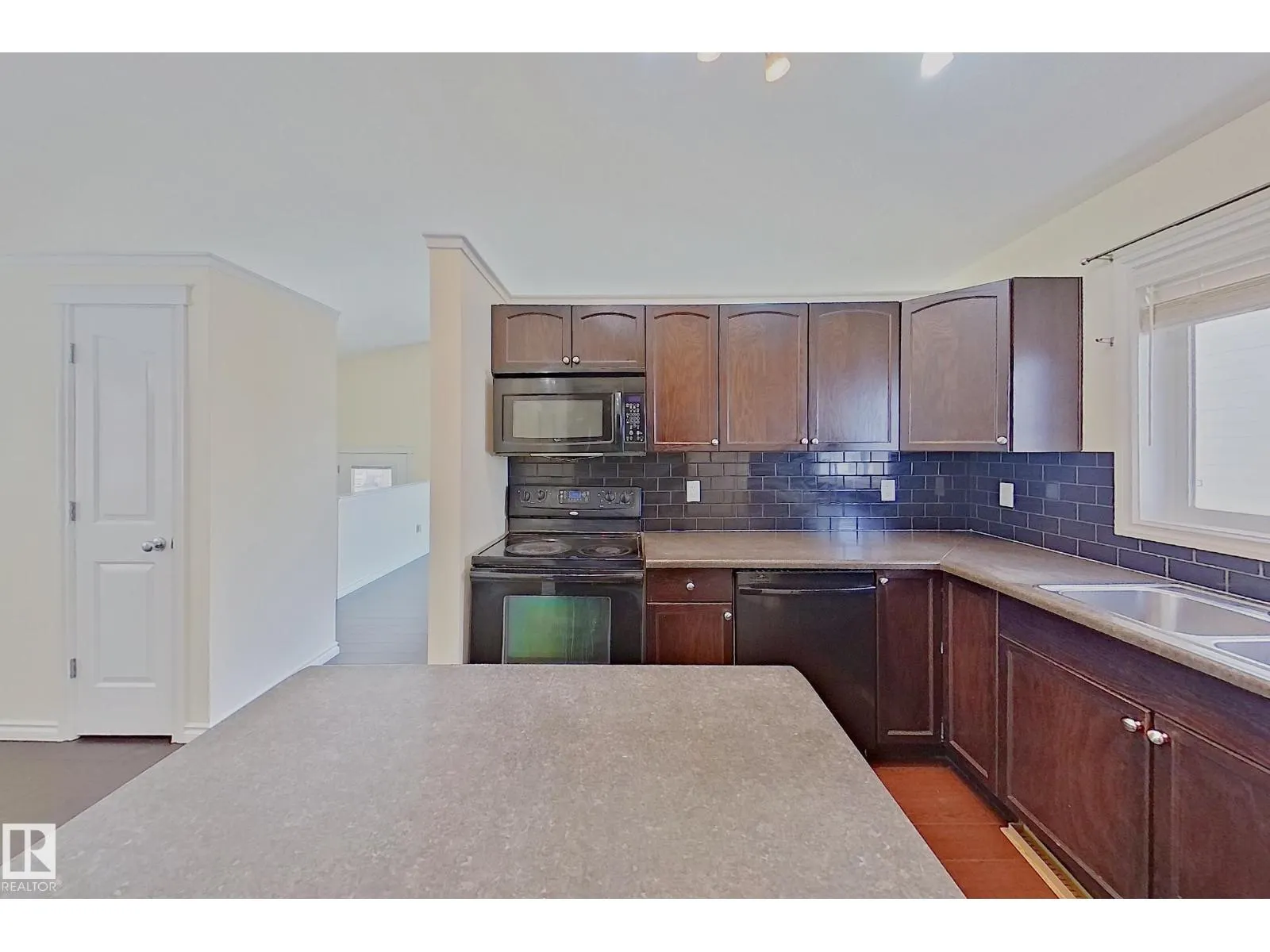 1126 36A AV NW