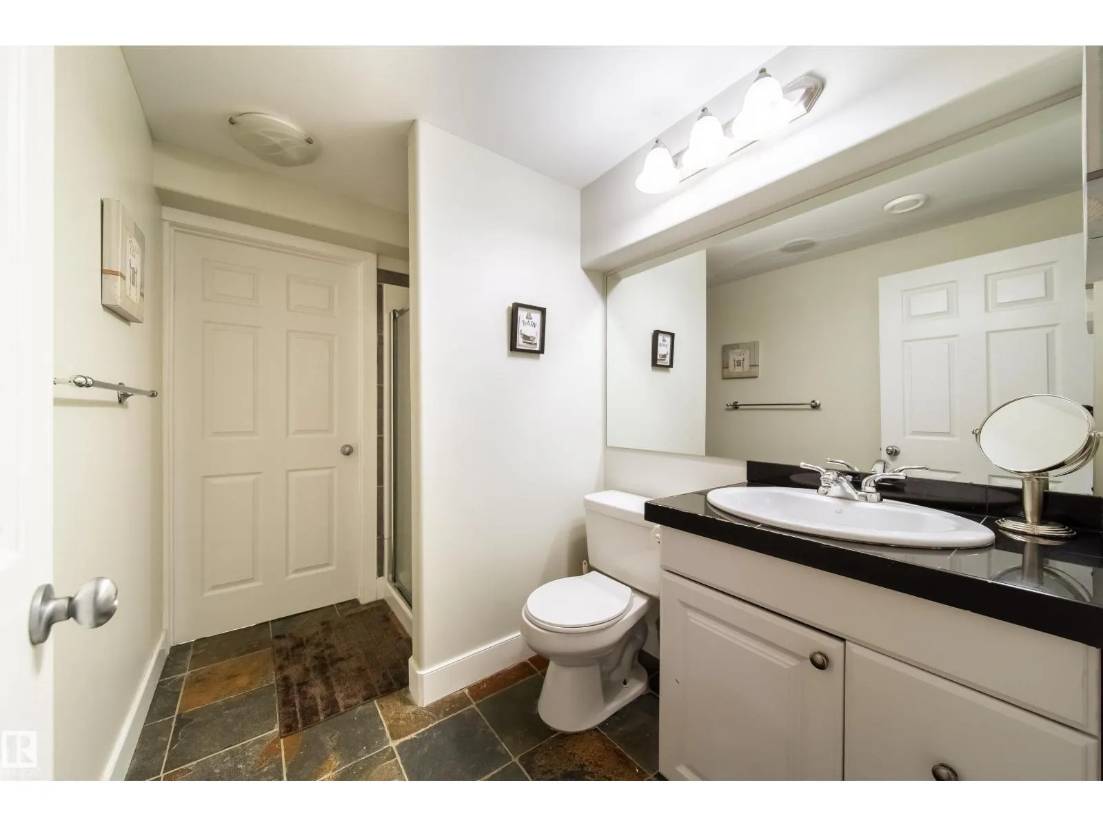 89 DUFFERIN ST