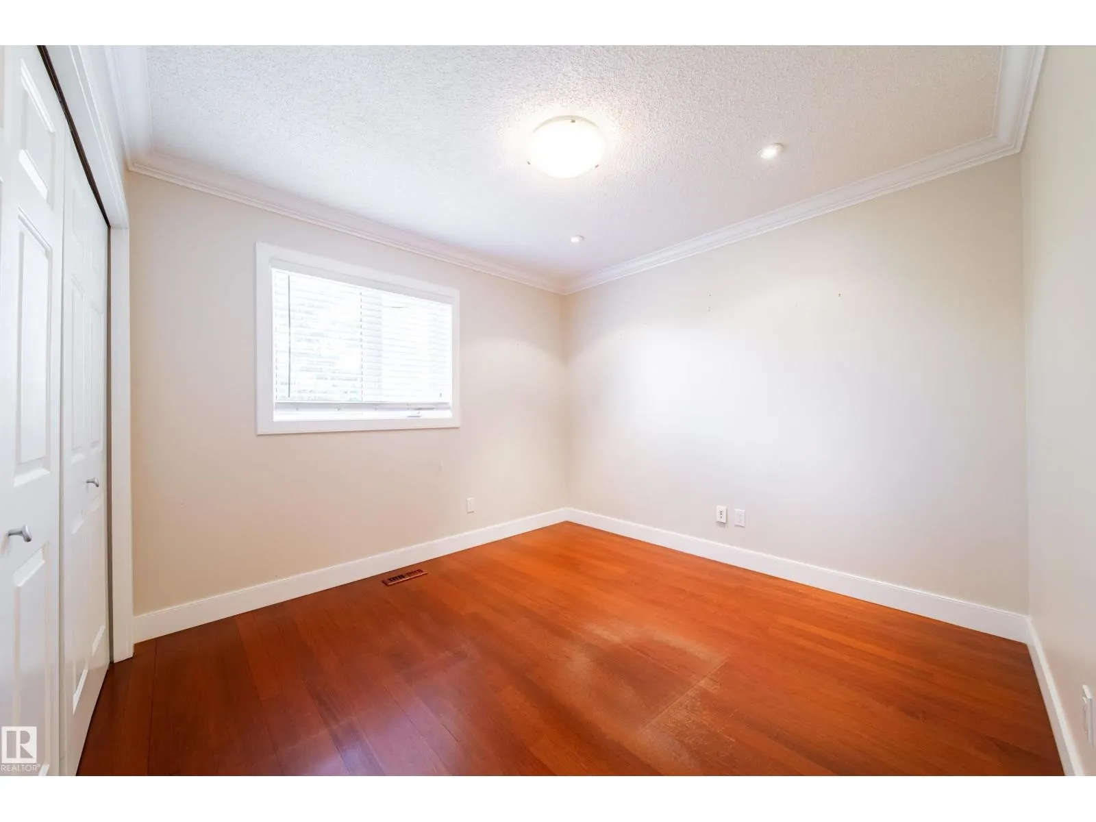 89 DUFFERIN ST