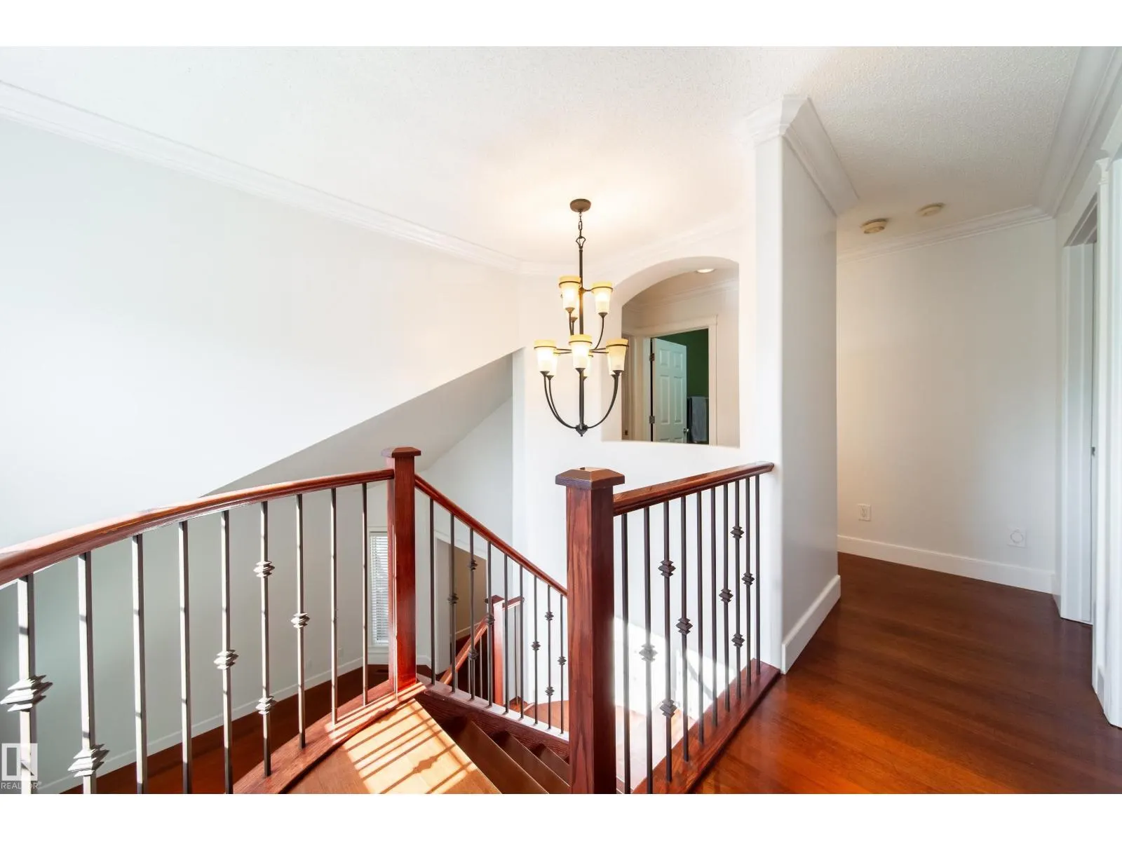 89 DUFFERIN ST