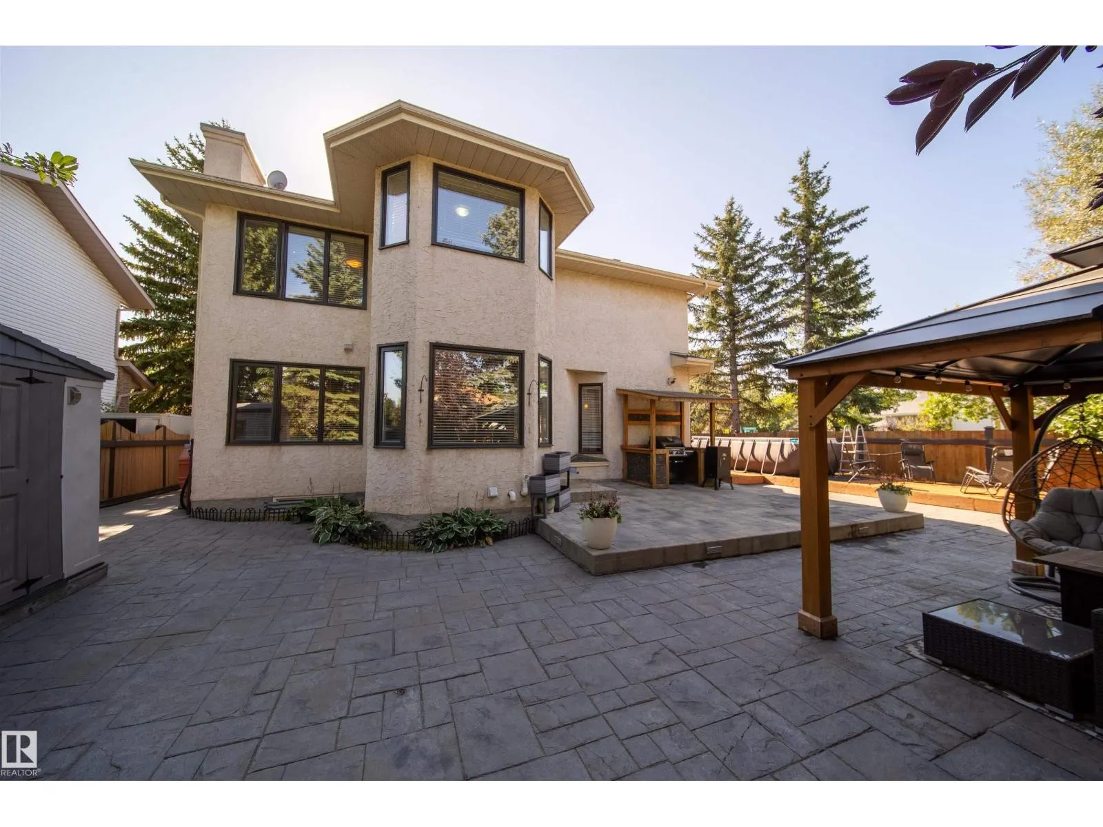 89 DUFFERIN ST