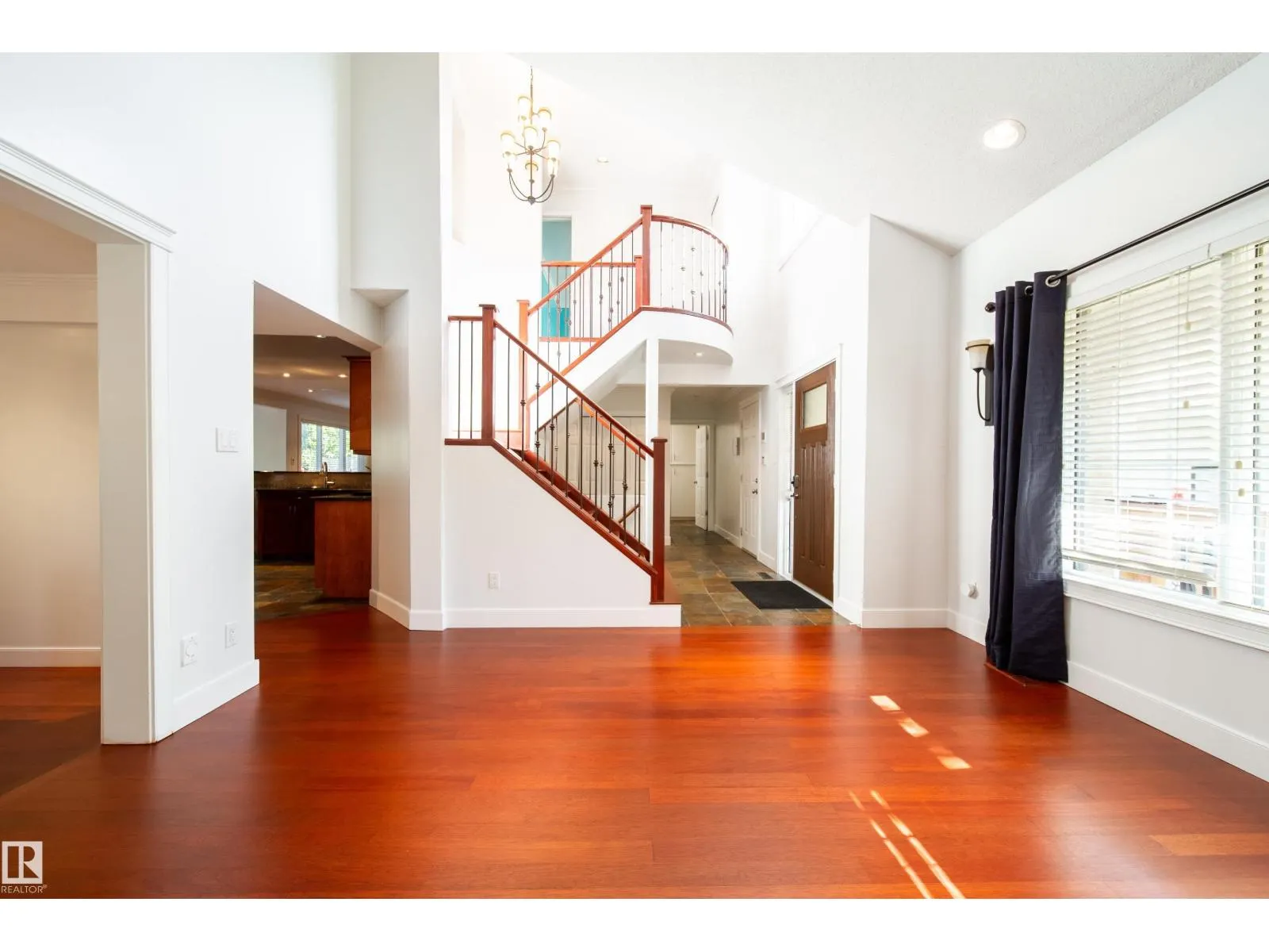 89 DUFFERIN ST