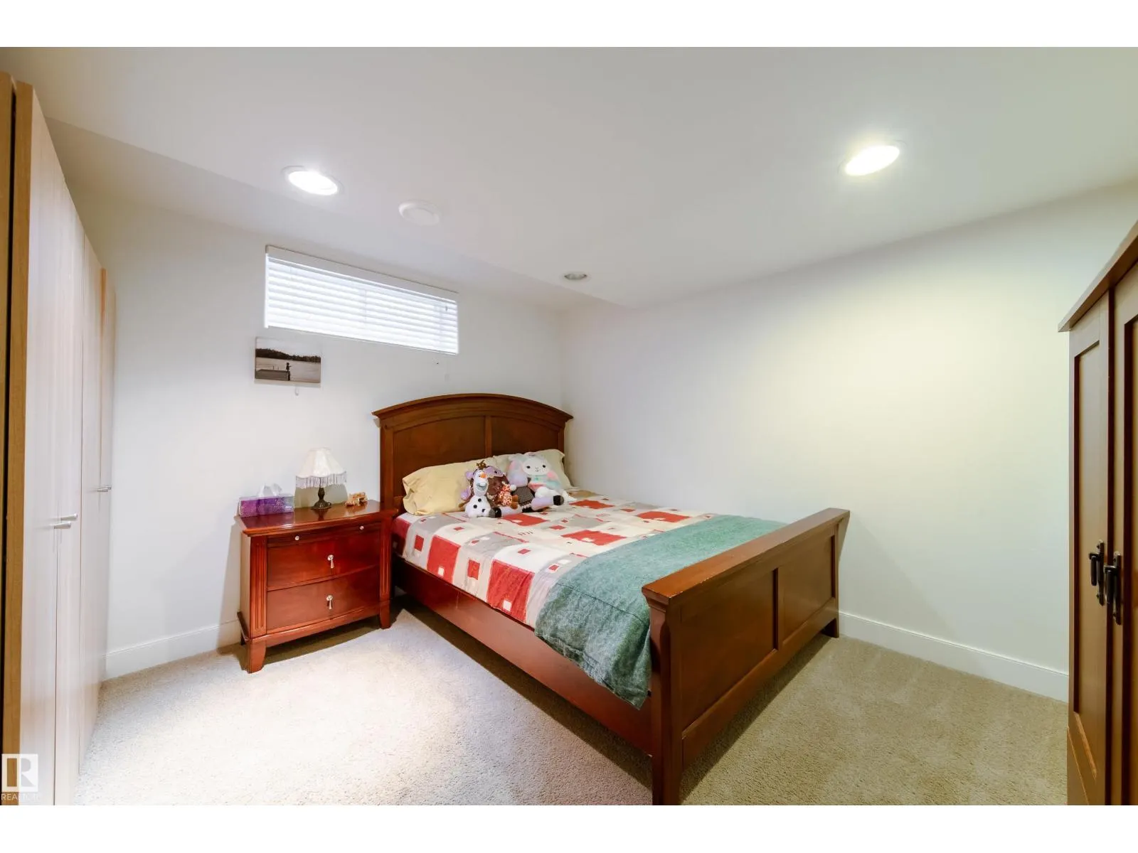 89 DUFFERIN ST