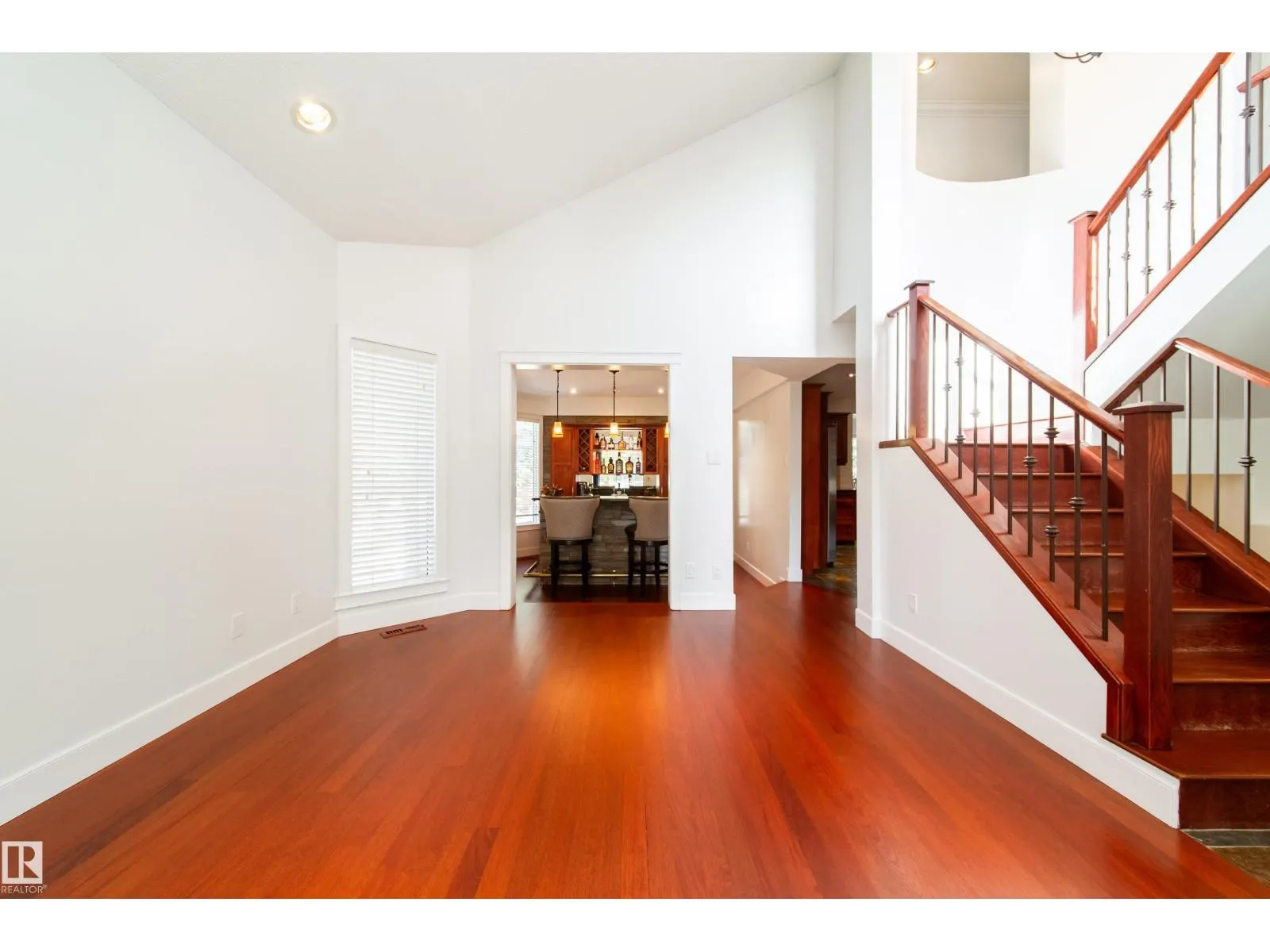 89 DUFFERIN ST