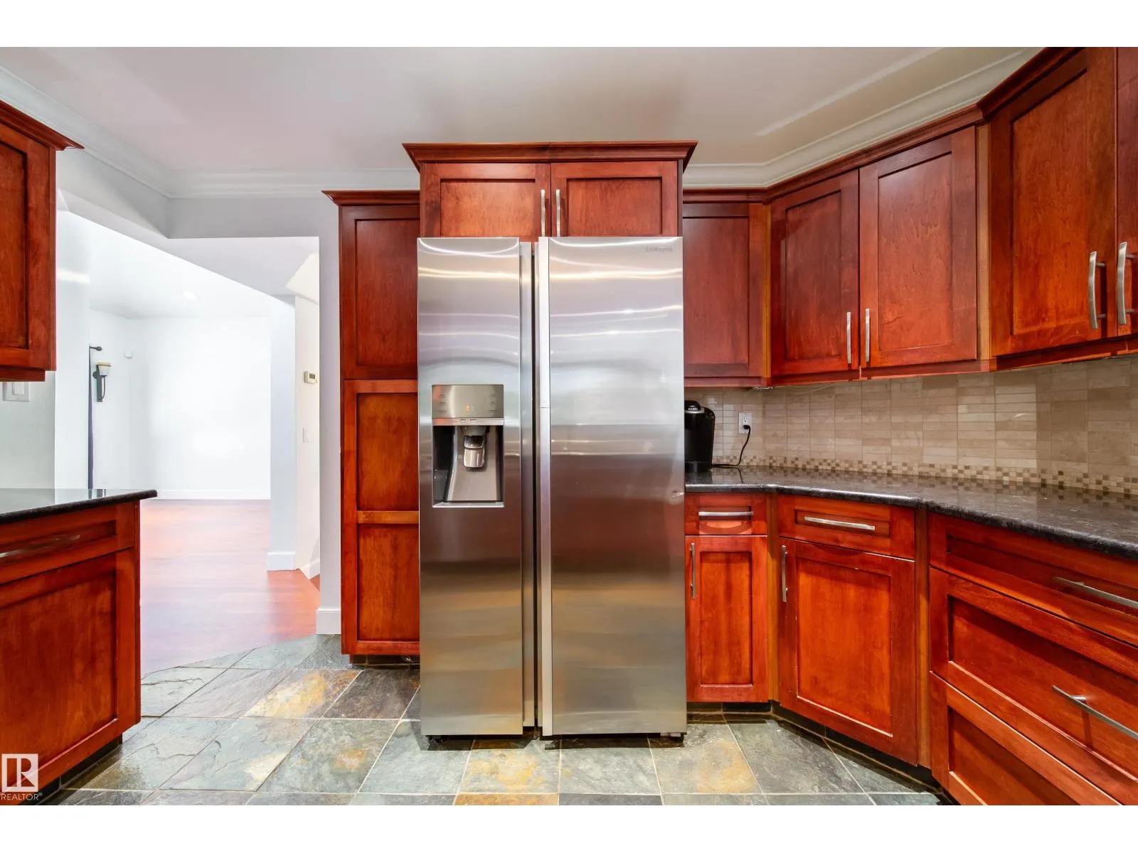 89 DUFFERIN ST