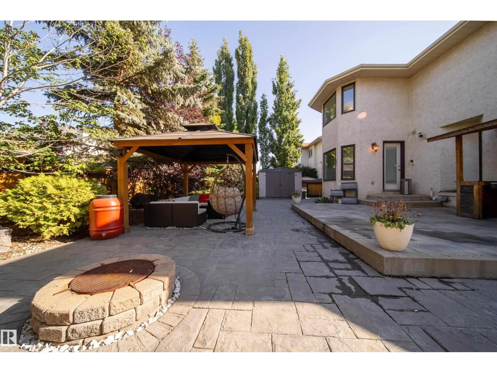 89 DUFFERIN ST