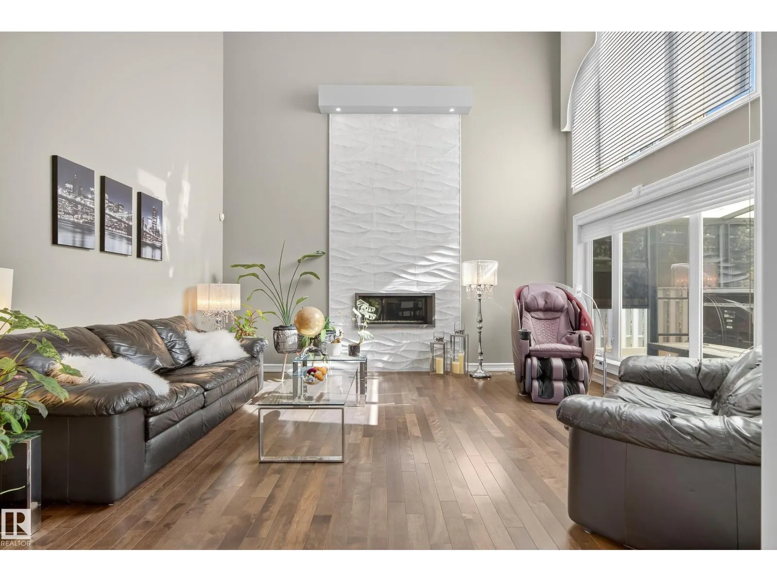 8615 159A AV NW