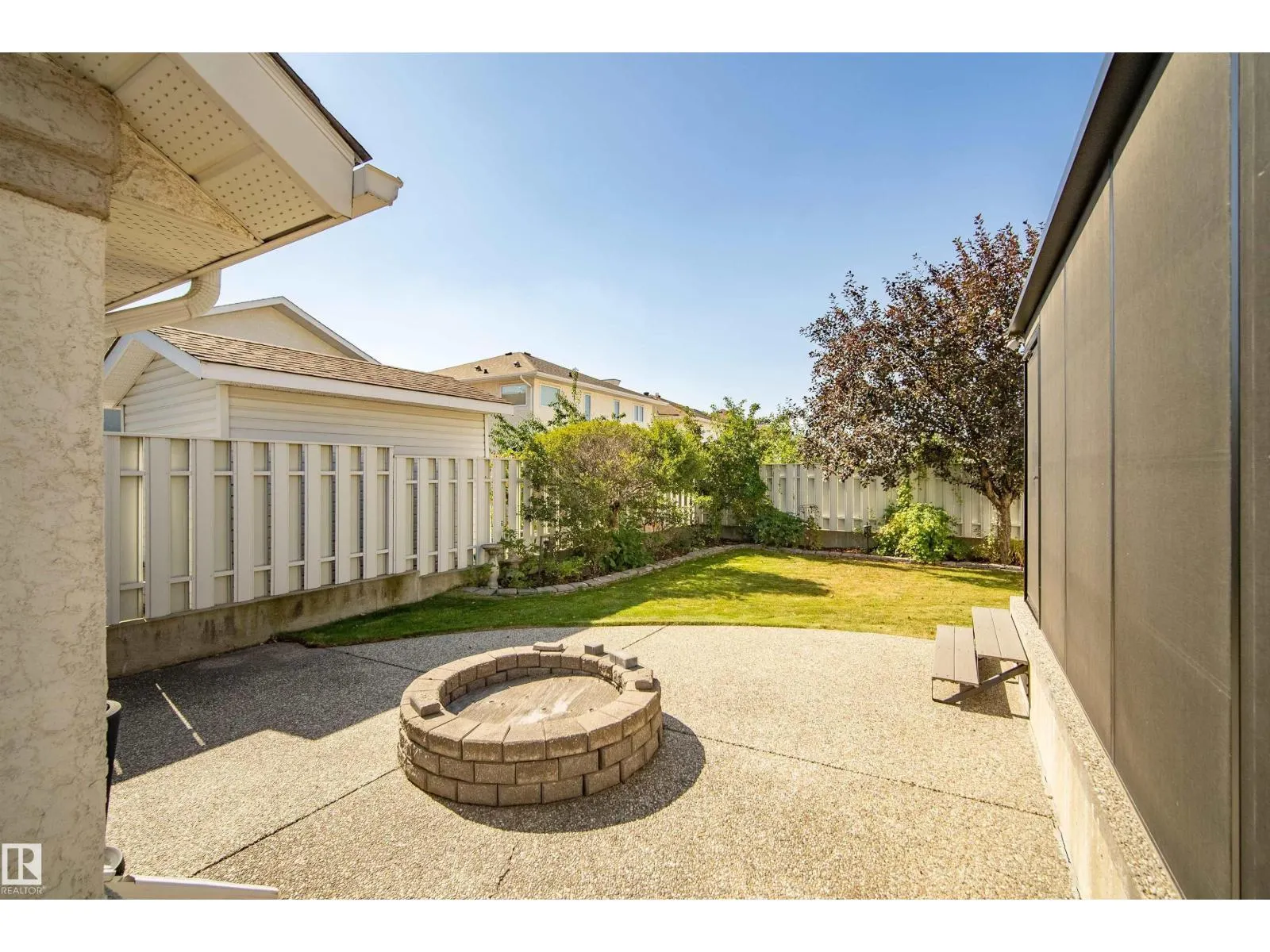 8615 159A AV NW
