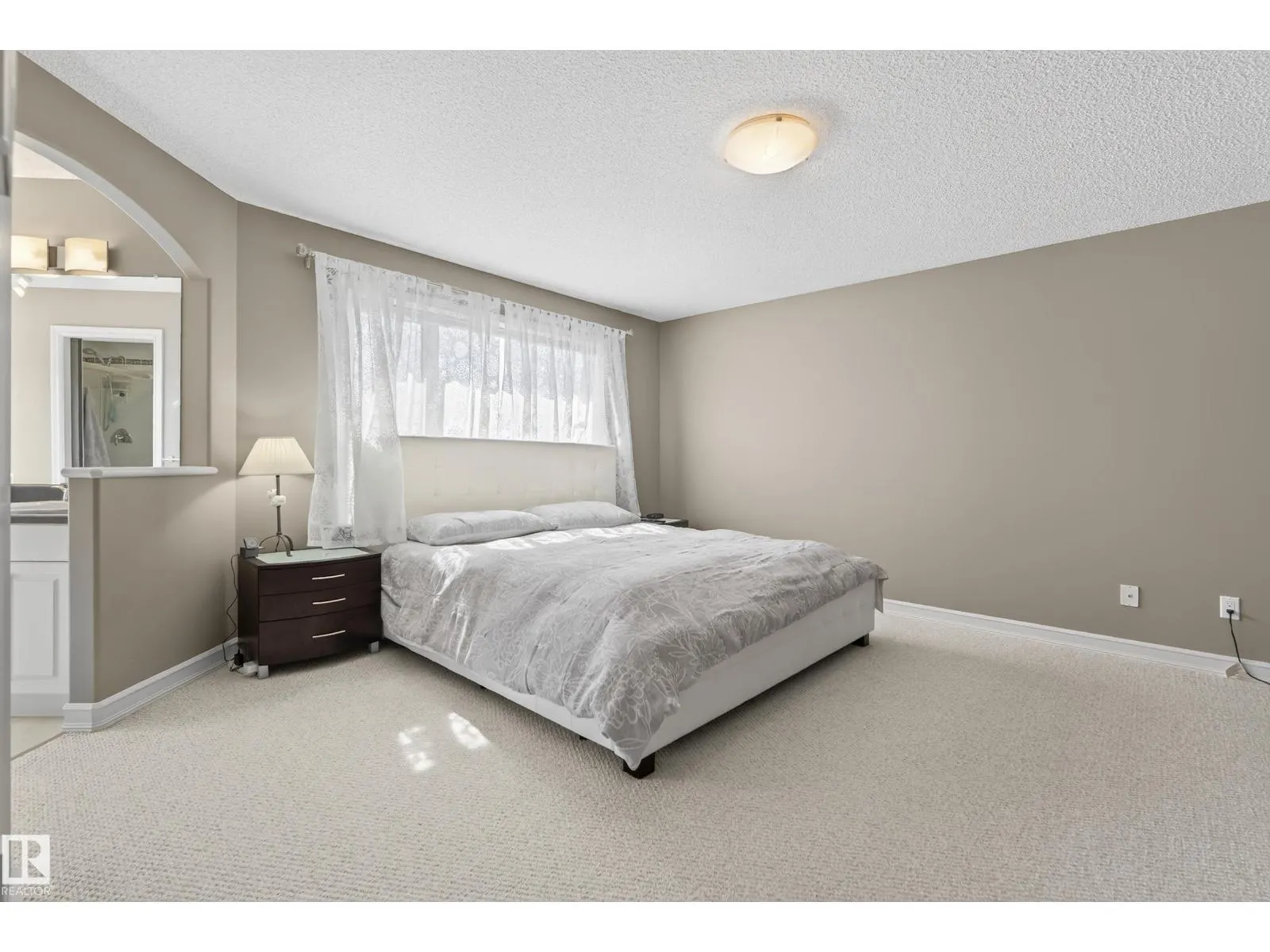8615 159A AV NW