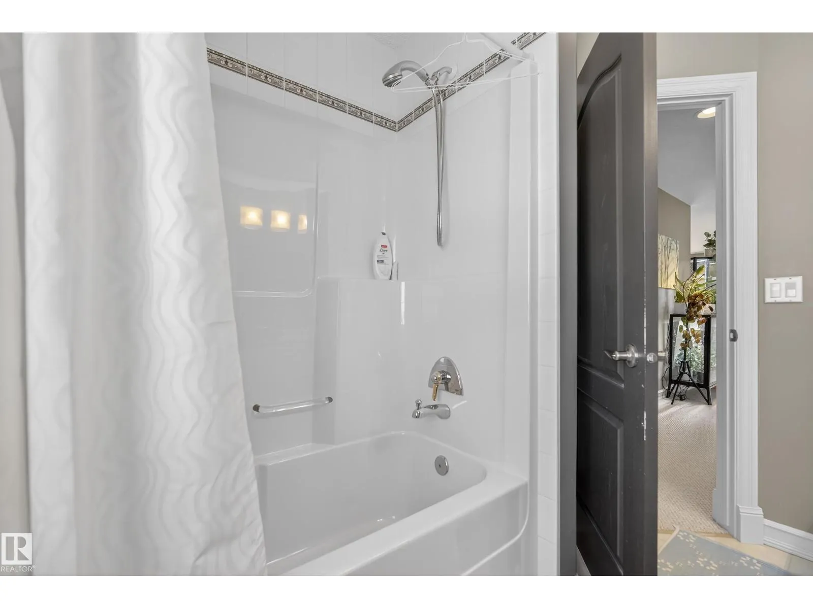8615 159A AV NW