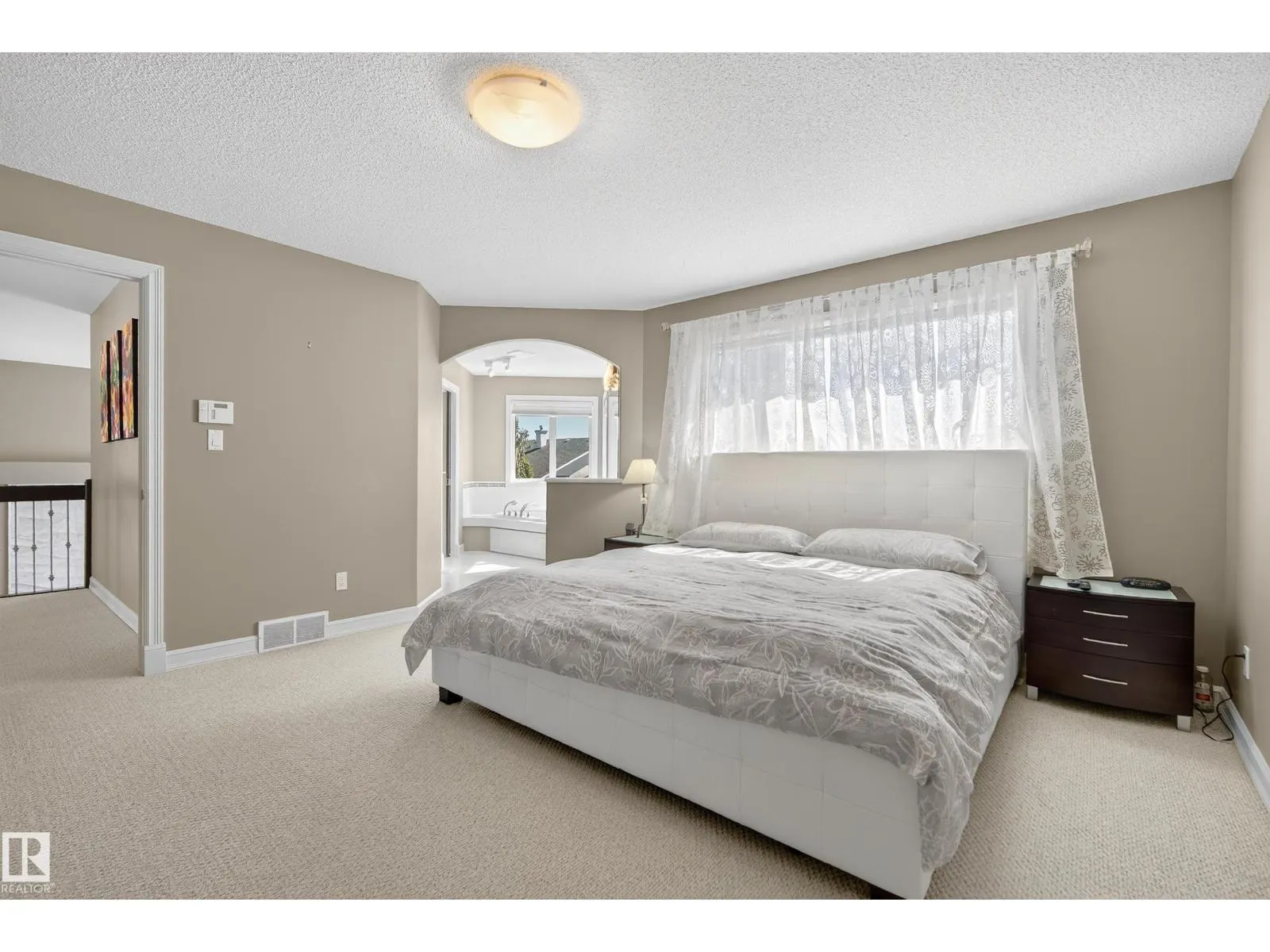 8615 159A AV NW