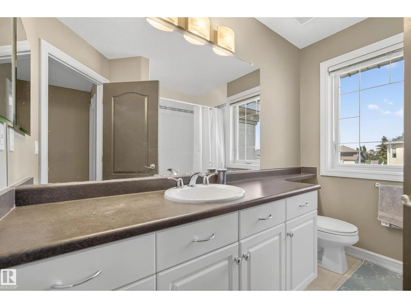 8615 159A AV NW