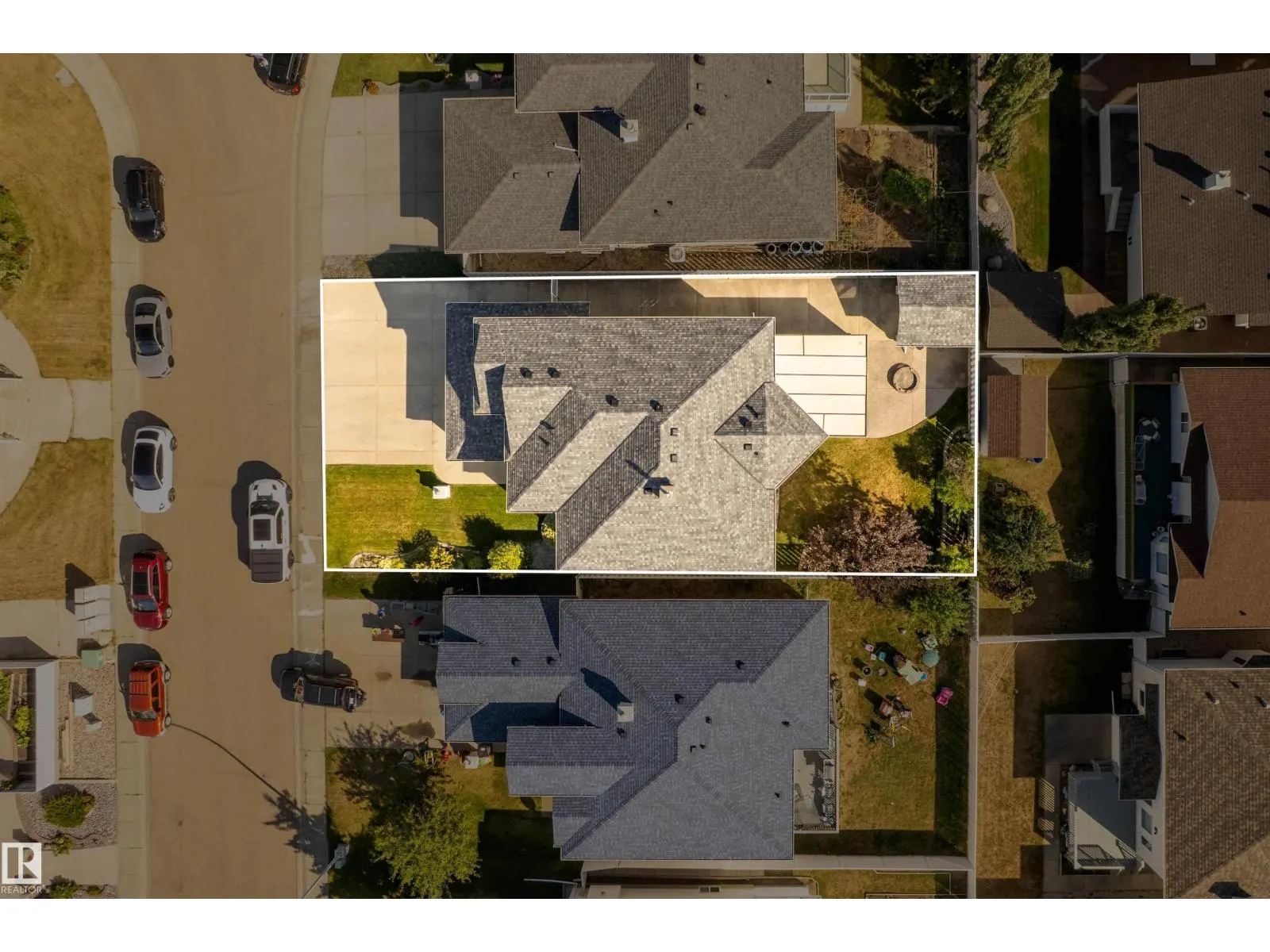 8615 159A AV NW