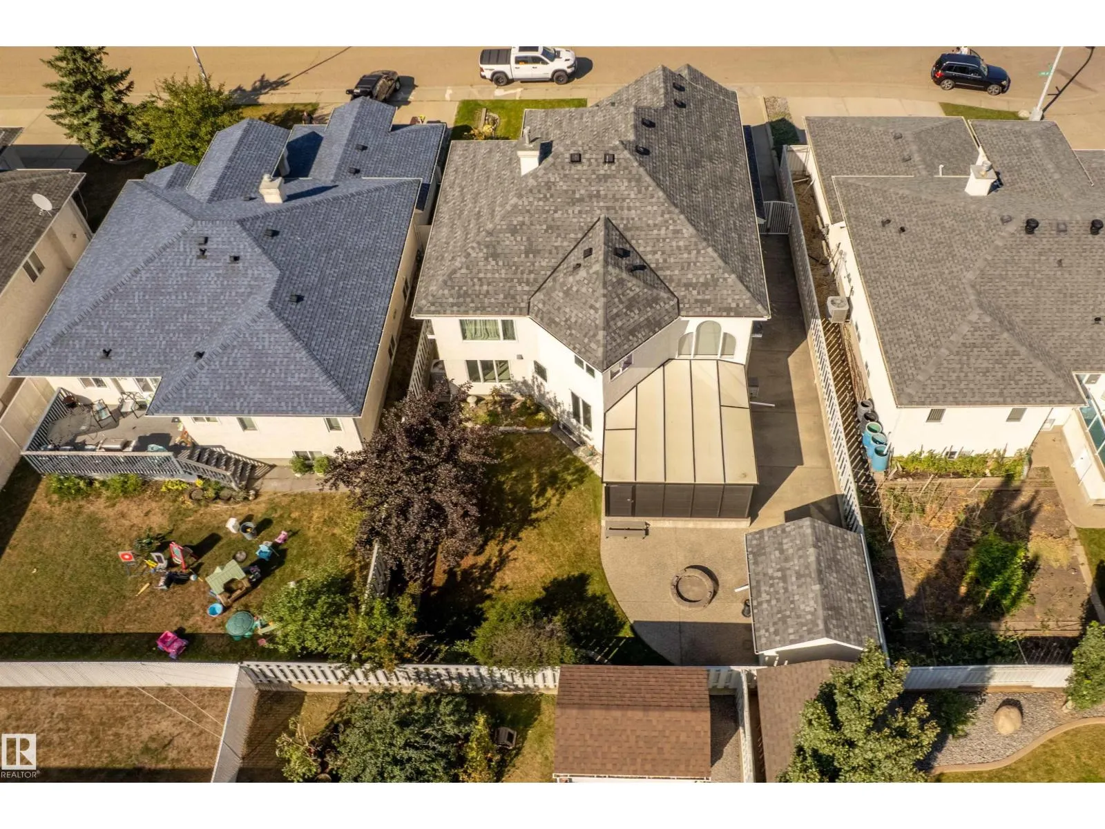 8615 159A AV NW