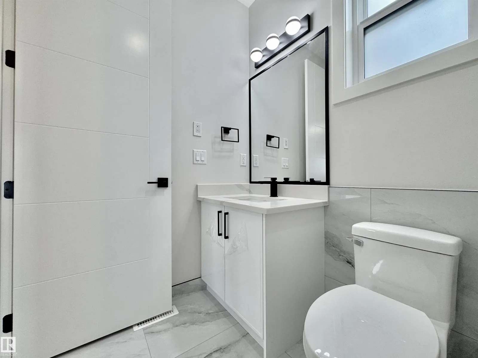 7027 KIVIAQ CR SW