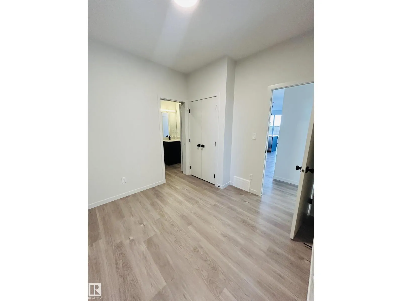2203 158 ST SW