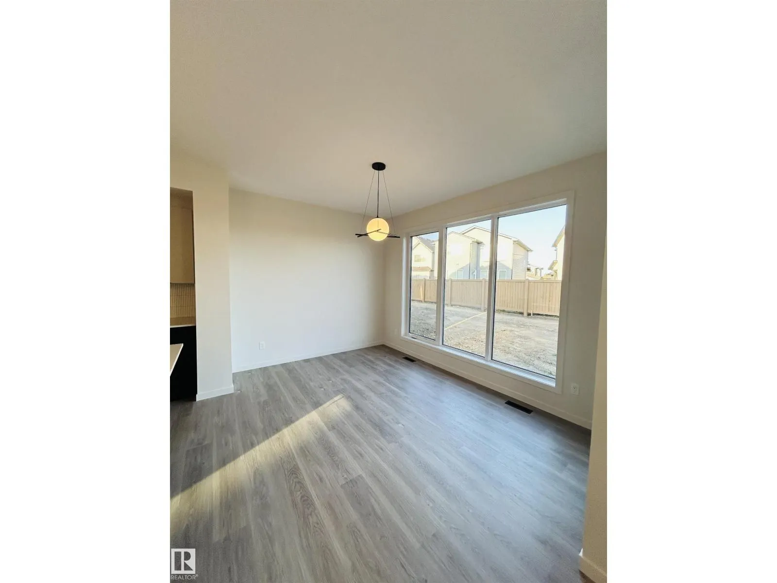 2203 158 ST SW