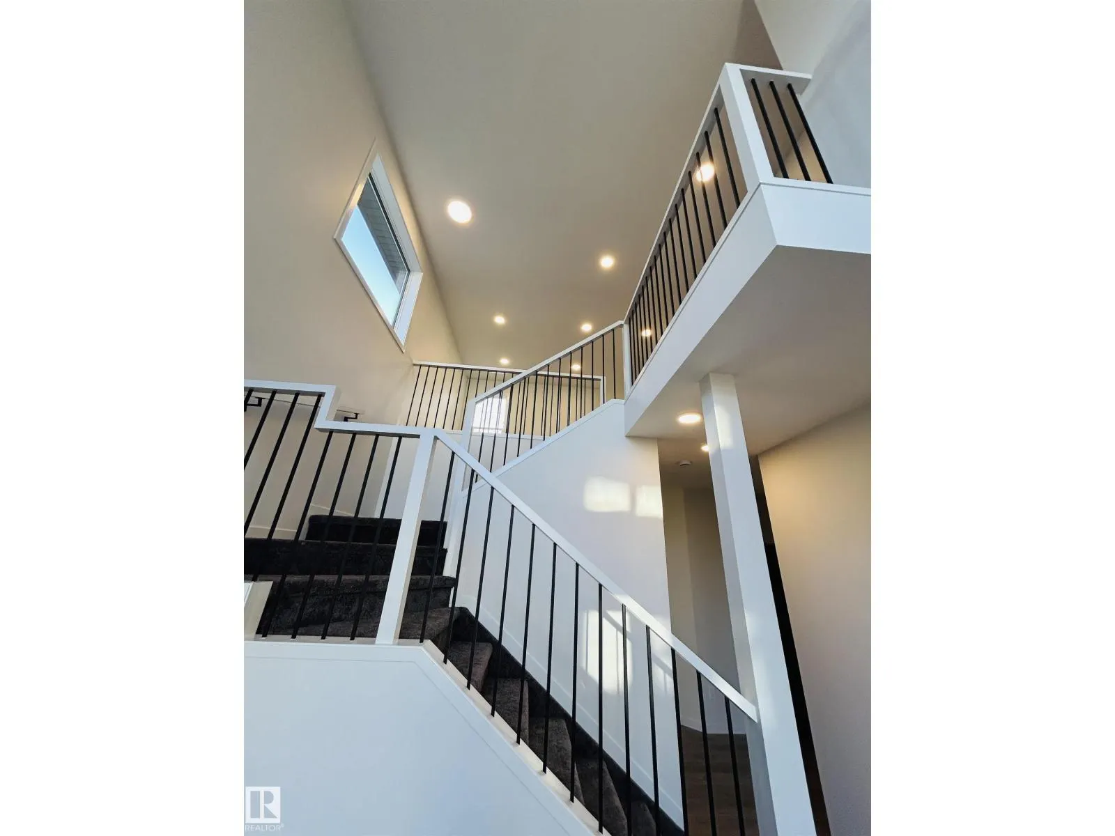 2203 158 ST SW