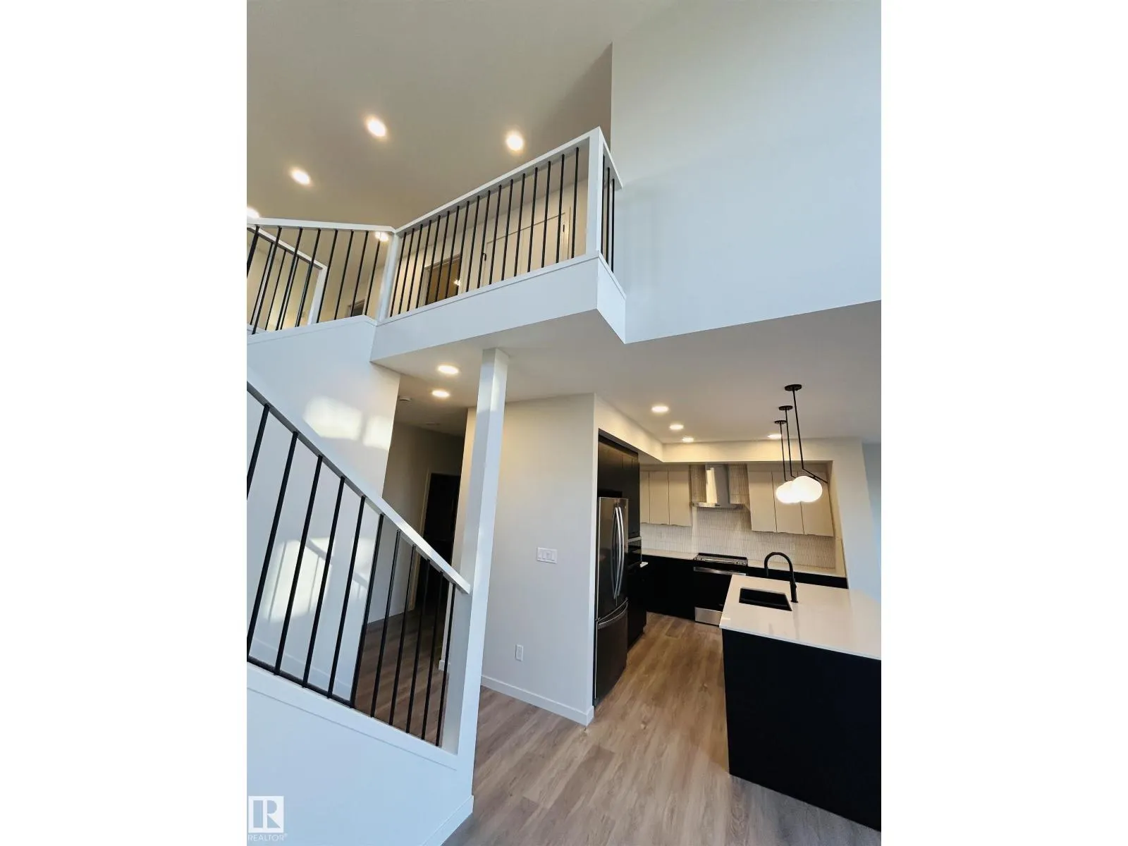 2203 158 ST SW