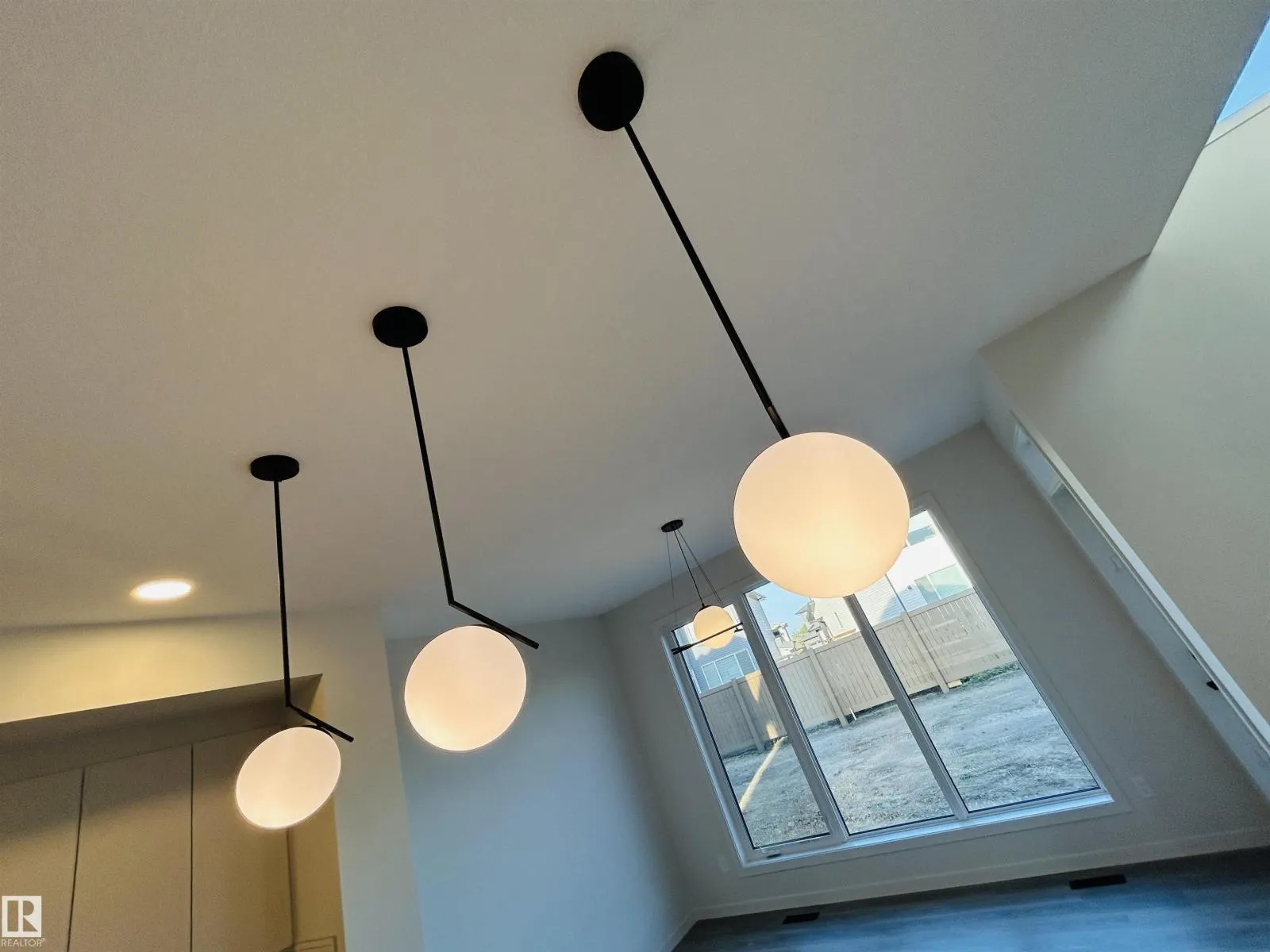 2203 158 ST SW