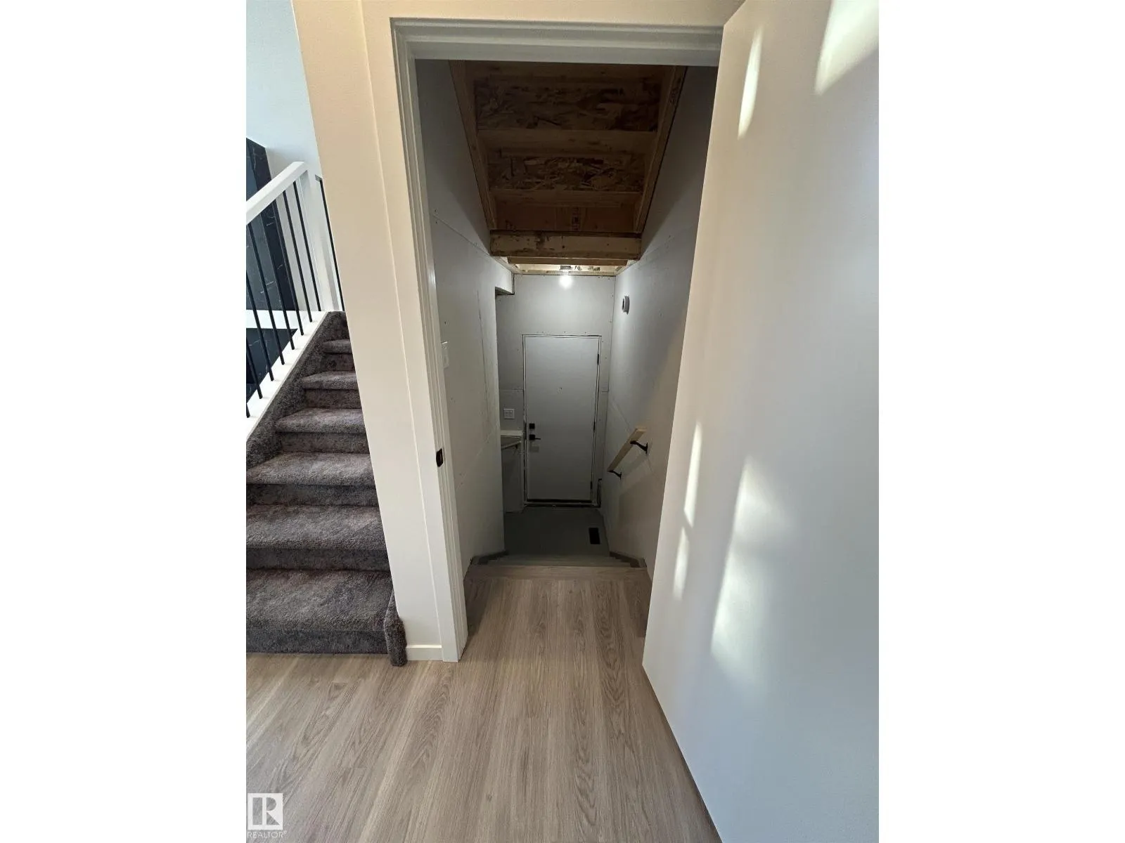 2203 158 ST SW