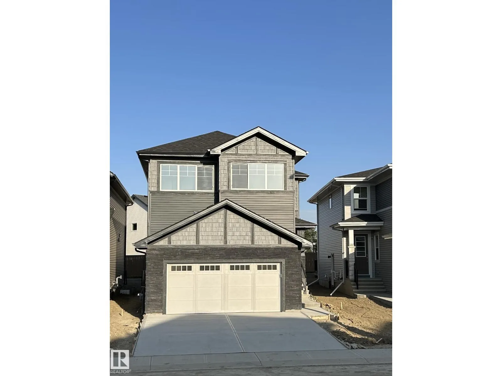 2203 158 ST SW