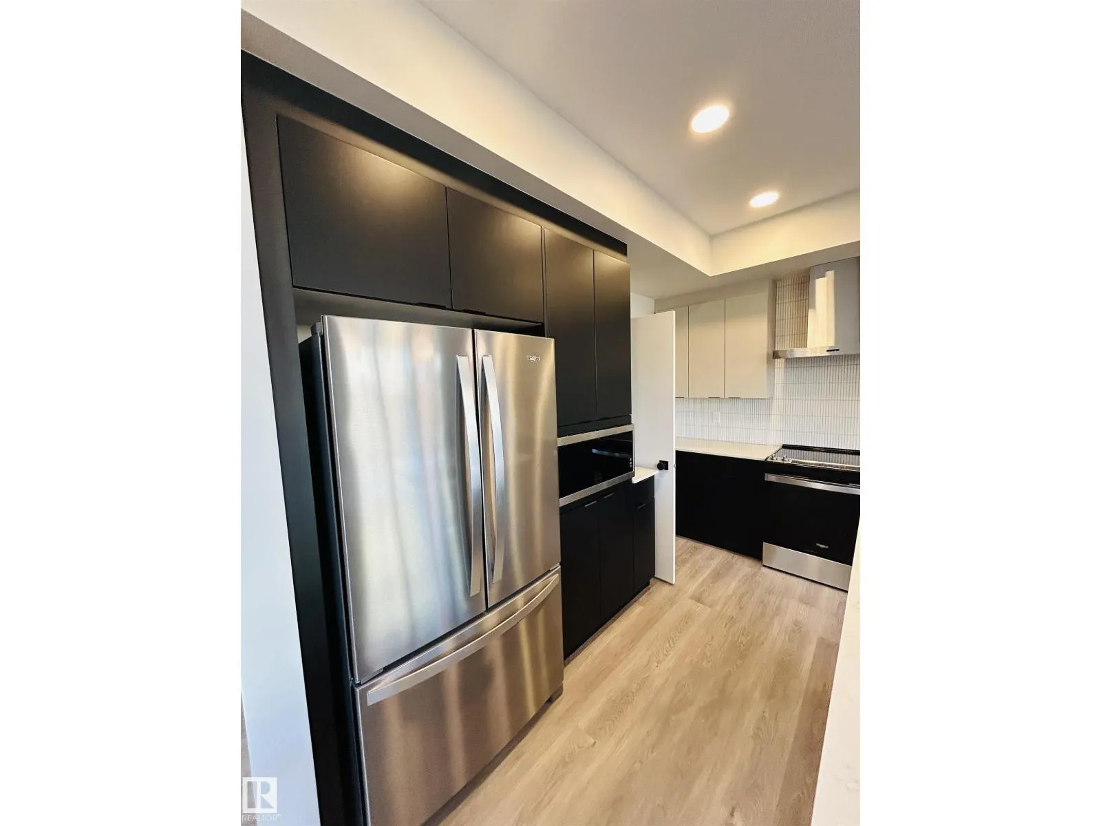 2203 158 ST SW