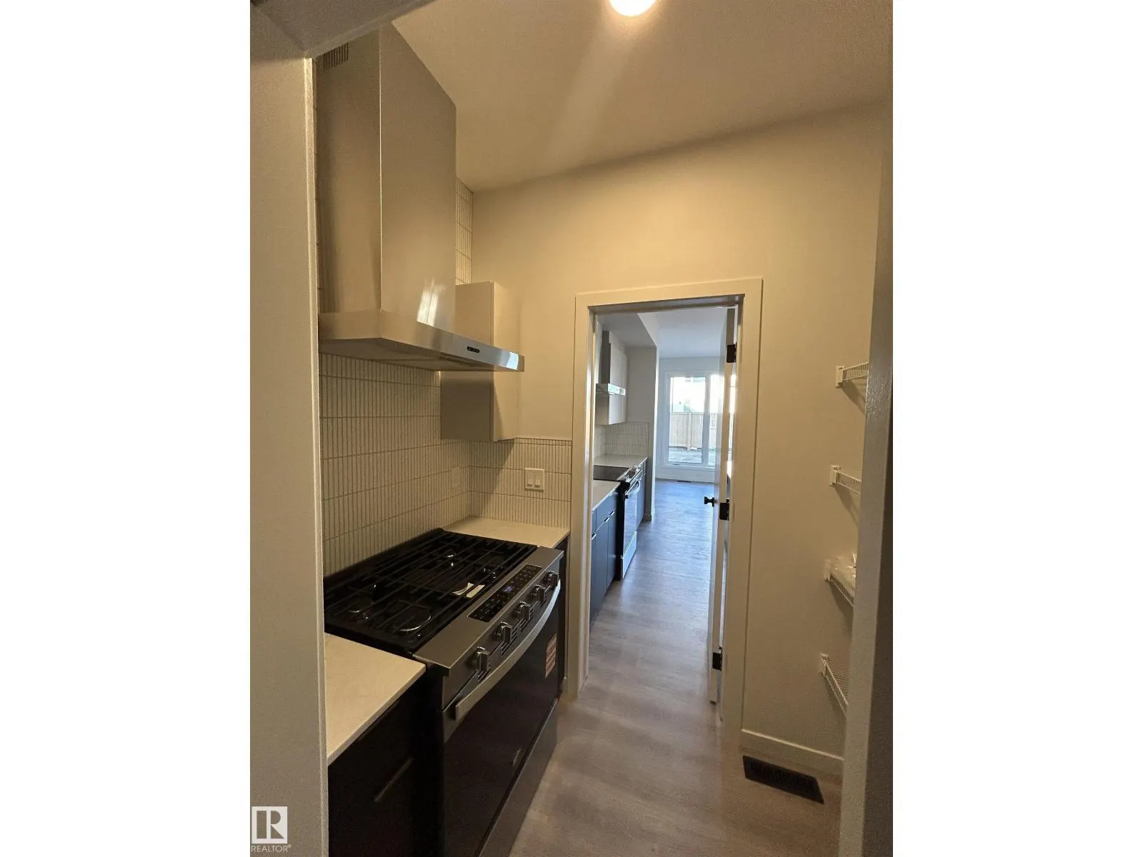 2203 158 ST SW