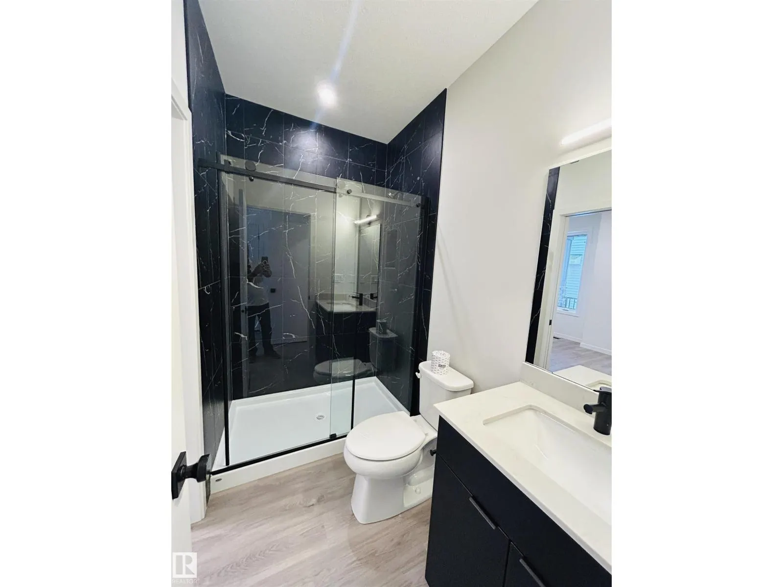 2203 158 ST SW