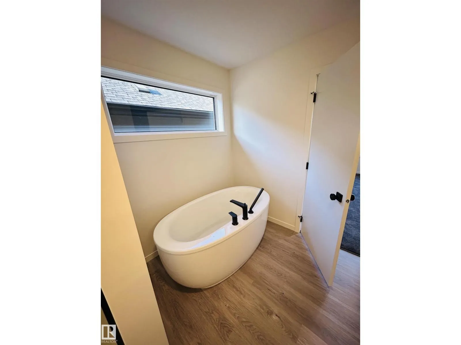 2203 158 ST SW