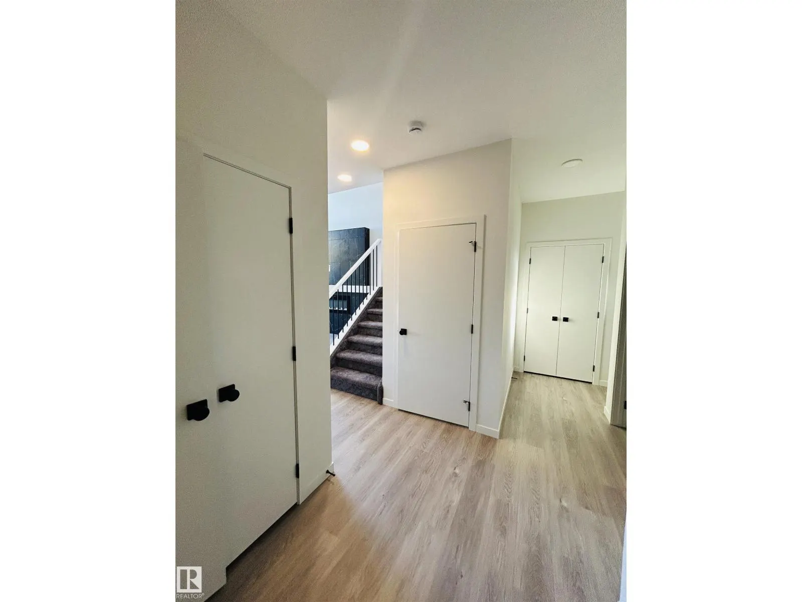 2203 158 ST SW