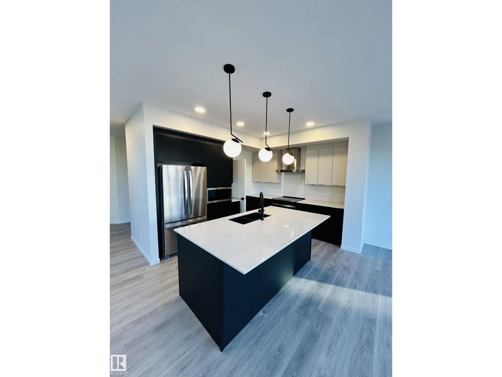 2203 158 ST SW