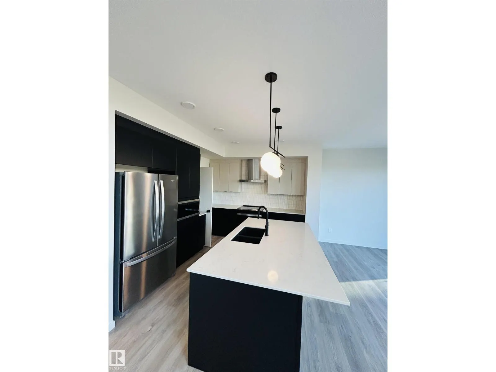 2203 158 ST SW
