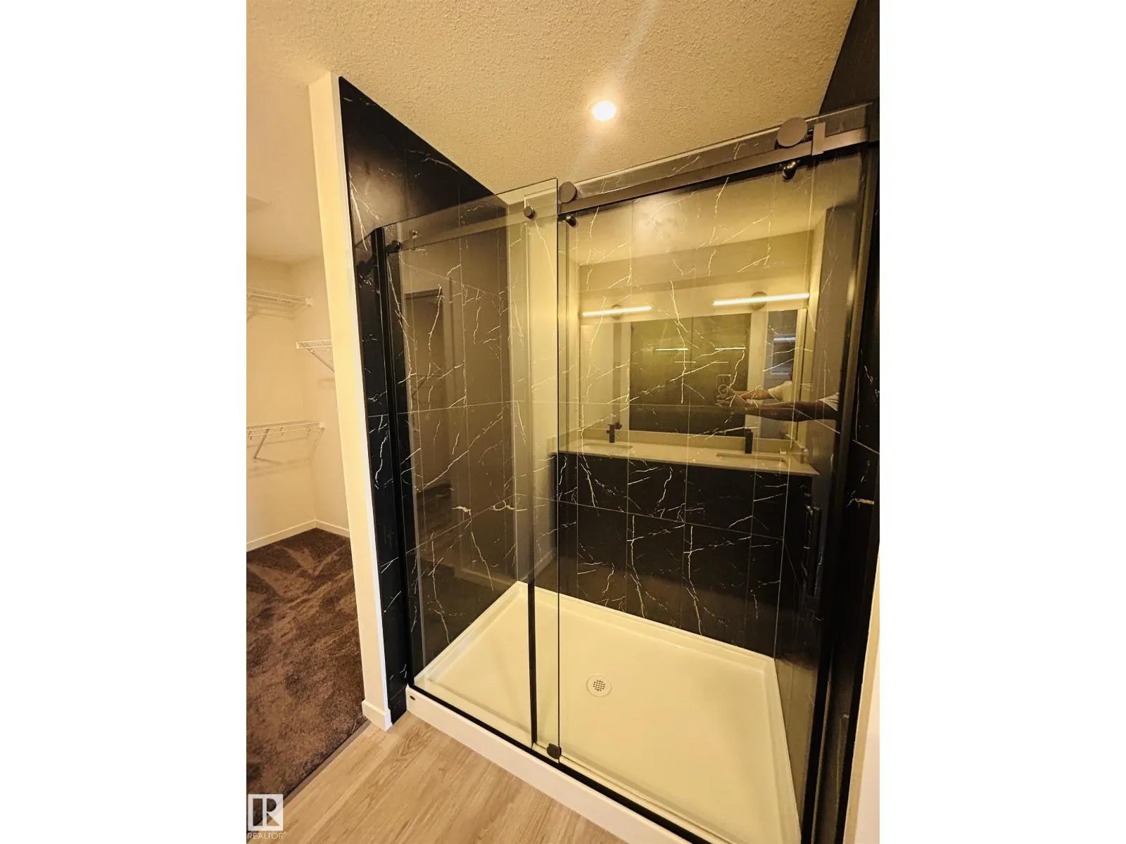 2203 158 ST SW