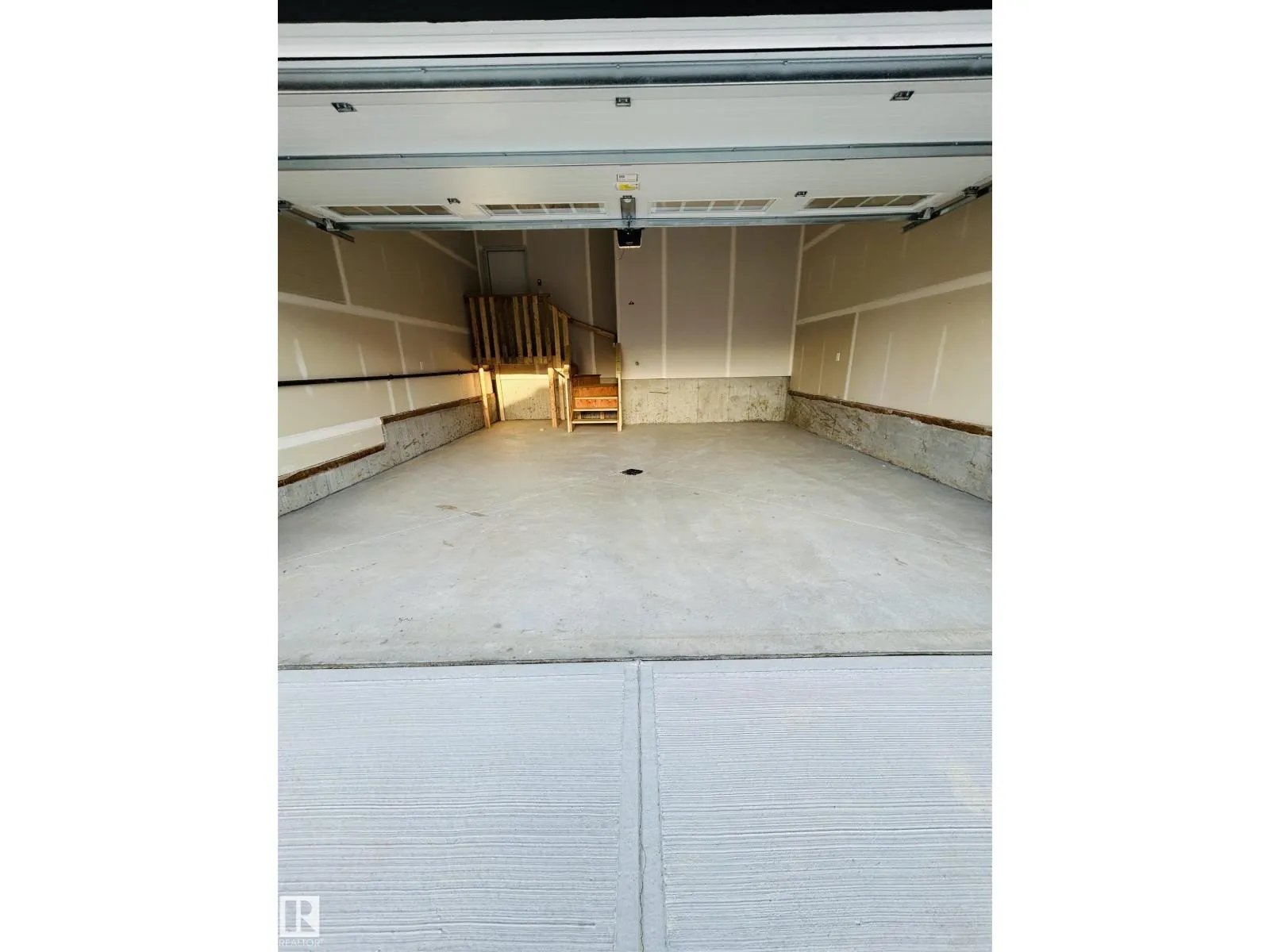 2203 158 ST SW