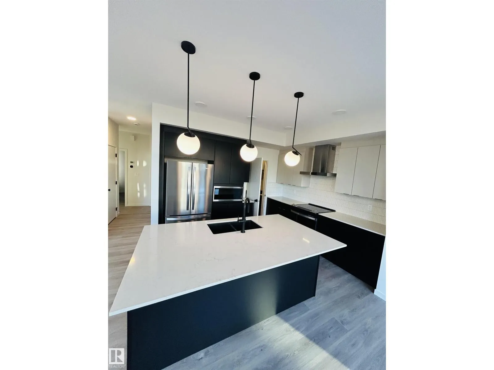 2203 158 ST SW